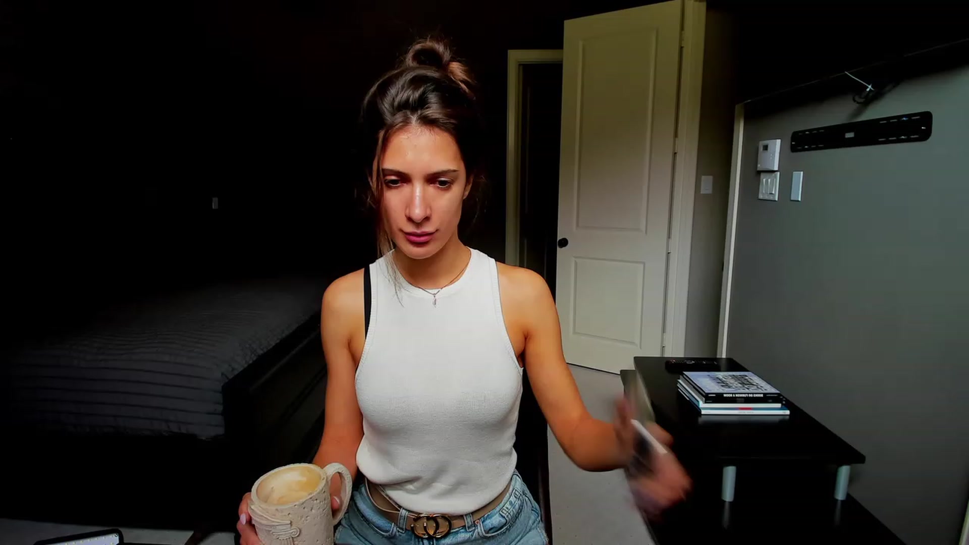 Gallery image thumbnail from A__N__A's myfreecams stream on, 05/05/2023, 17:33 image 1 of 20