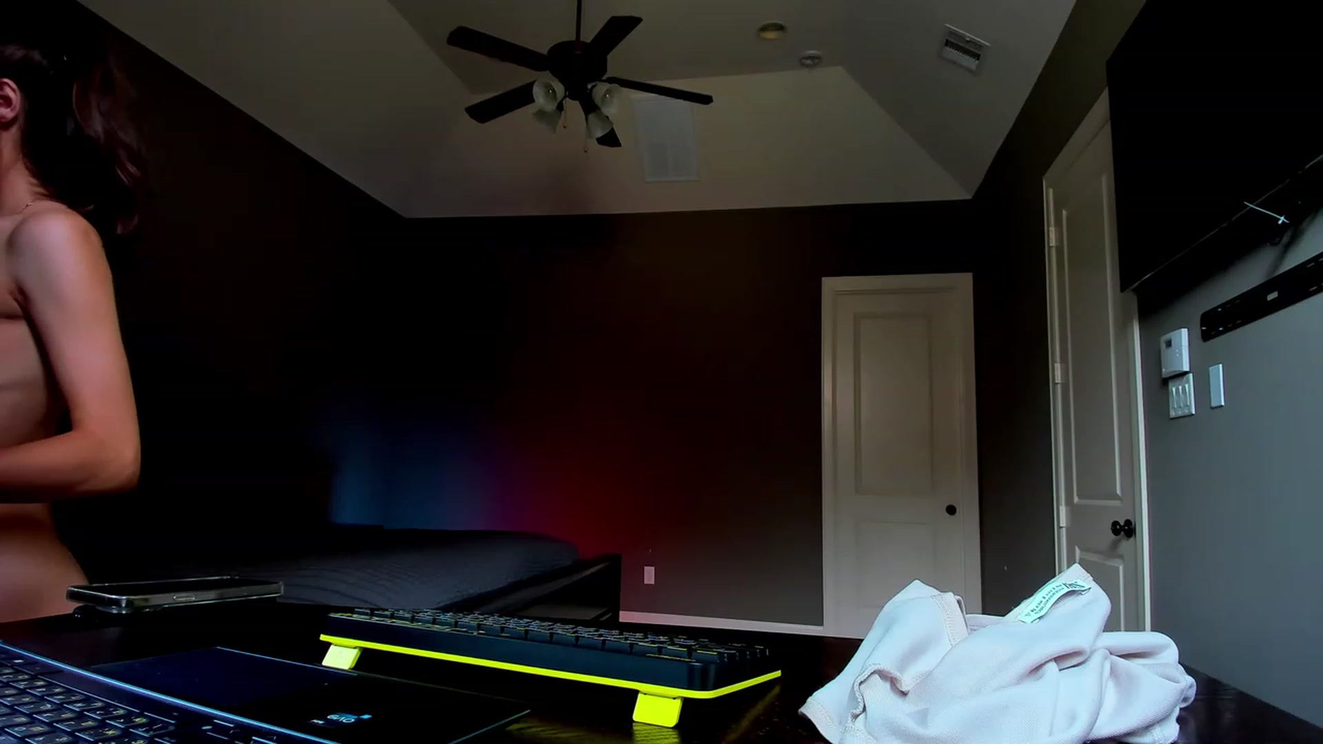 Gallery image thumbnail from A__N__A's myfreecams stream on, 05/08/2023, 18:51 image 12 of 20