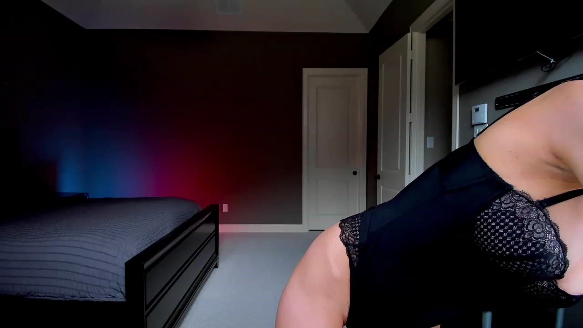 Gallery image thumbnail from A__N__A's myfreecams stream on, 05/08/2023, 20:24 image 5 of 20