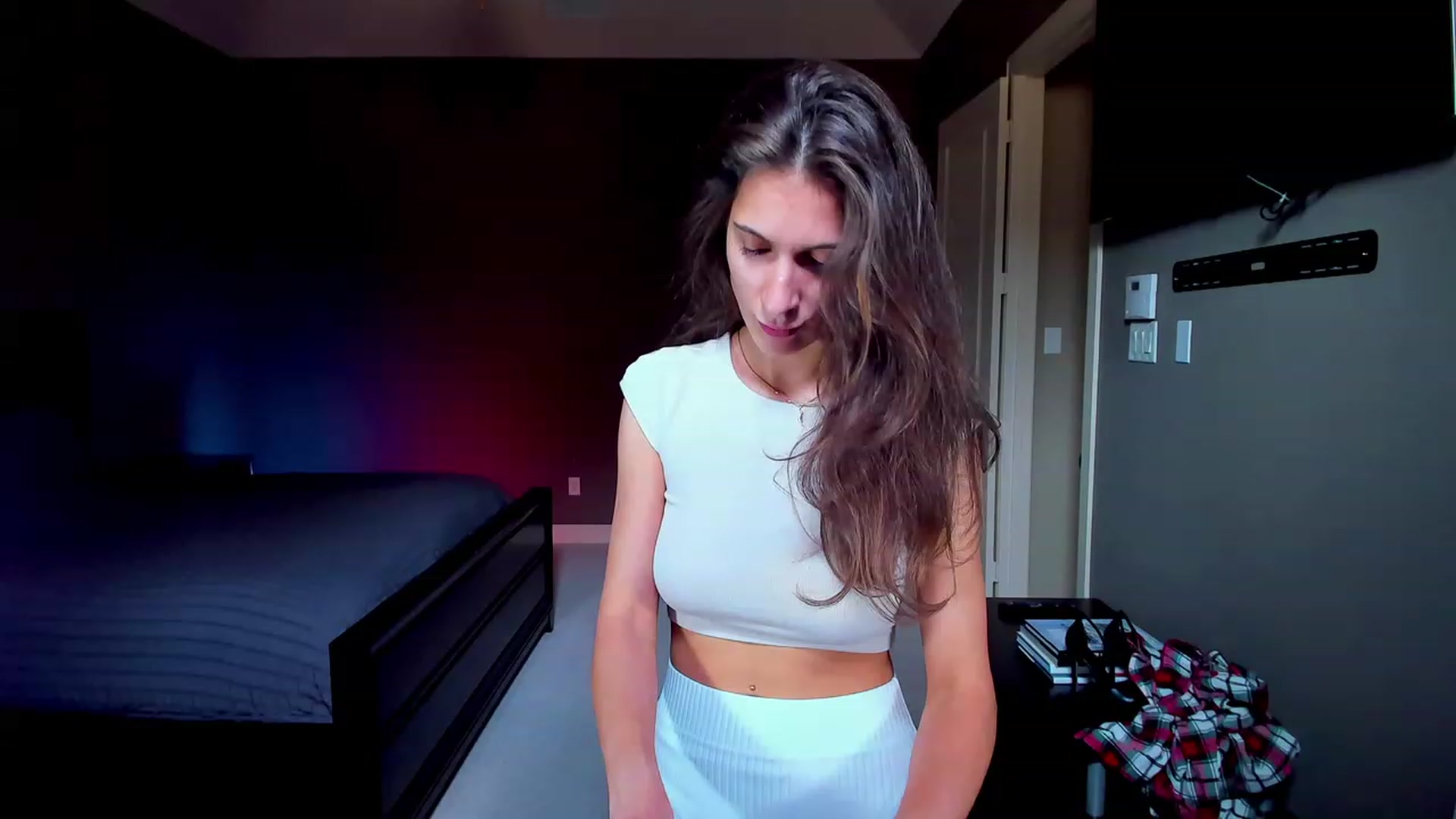 Gallery image thumbnail from A__N__A's myfreecams stream on, 05/08/2023, 20:24 image 20 of 20