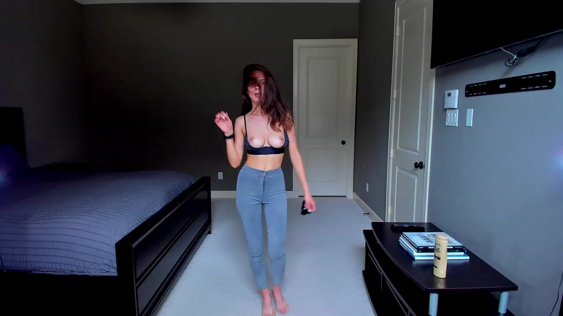 Gallery image thumbnail from A__N__A's myfreecams stream on, 05/09/2023, 20:15 image 5 of 20
