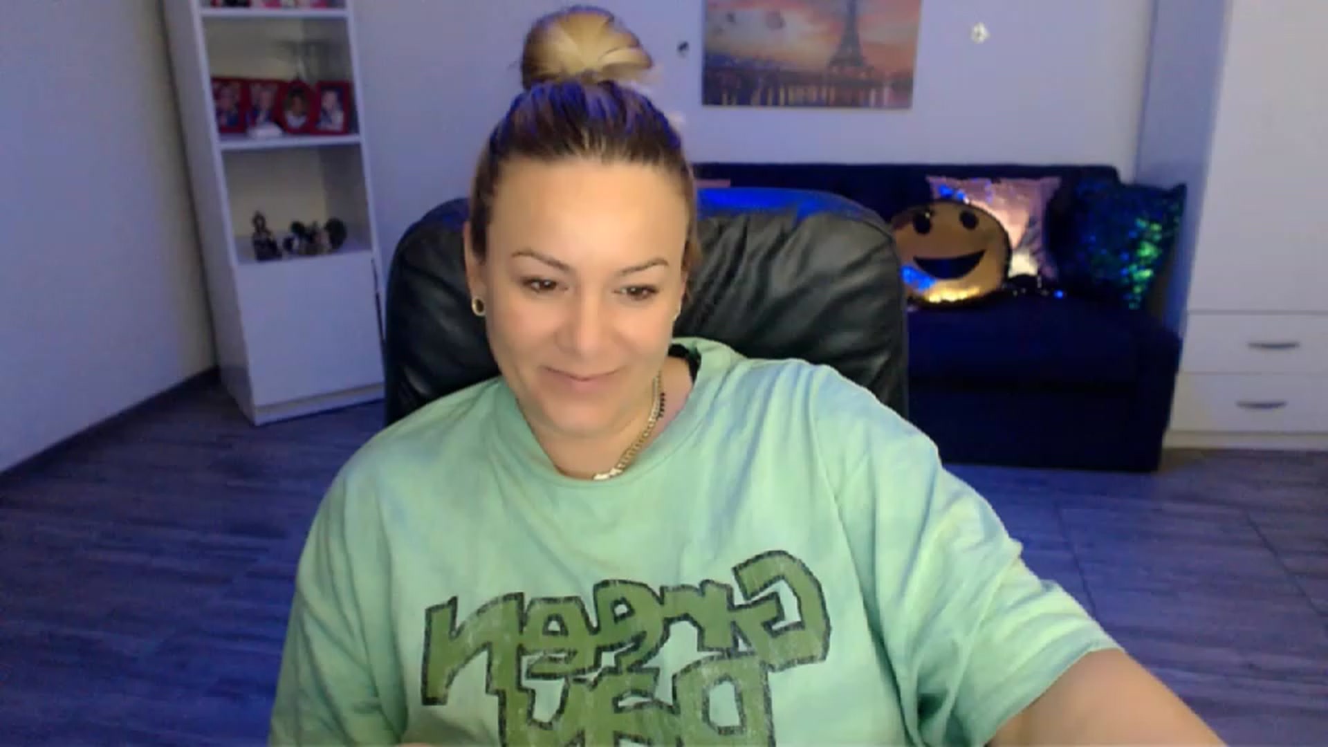 Gallery image thumbnail from A_baby_Boo's myfreecams stream on, 11/15/2022, 01:07 image 10 of 20