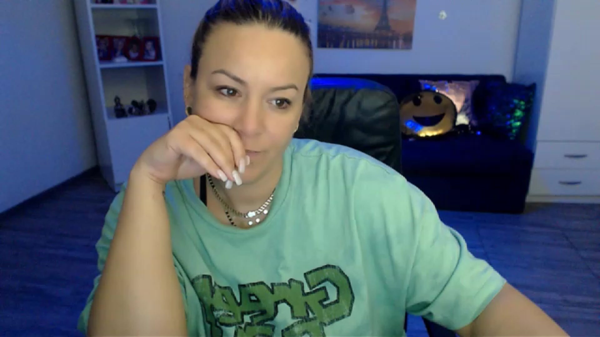 Gallery image thumbnail from A_baby_Boo's myfreecams stream on, 11/15/2022, 01:07 image 17 of 20
