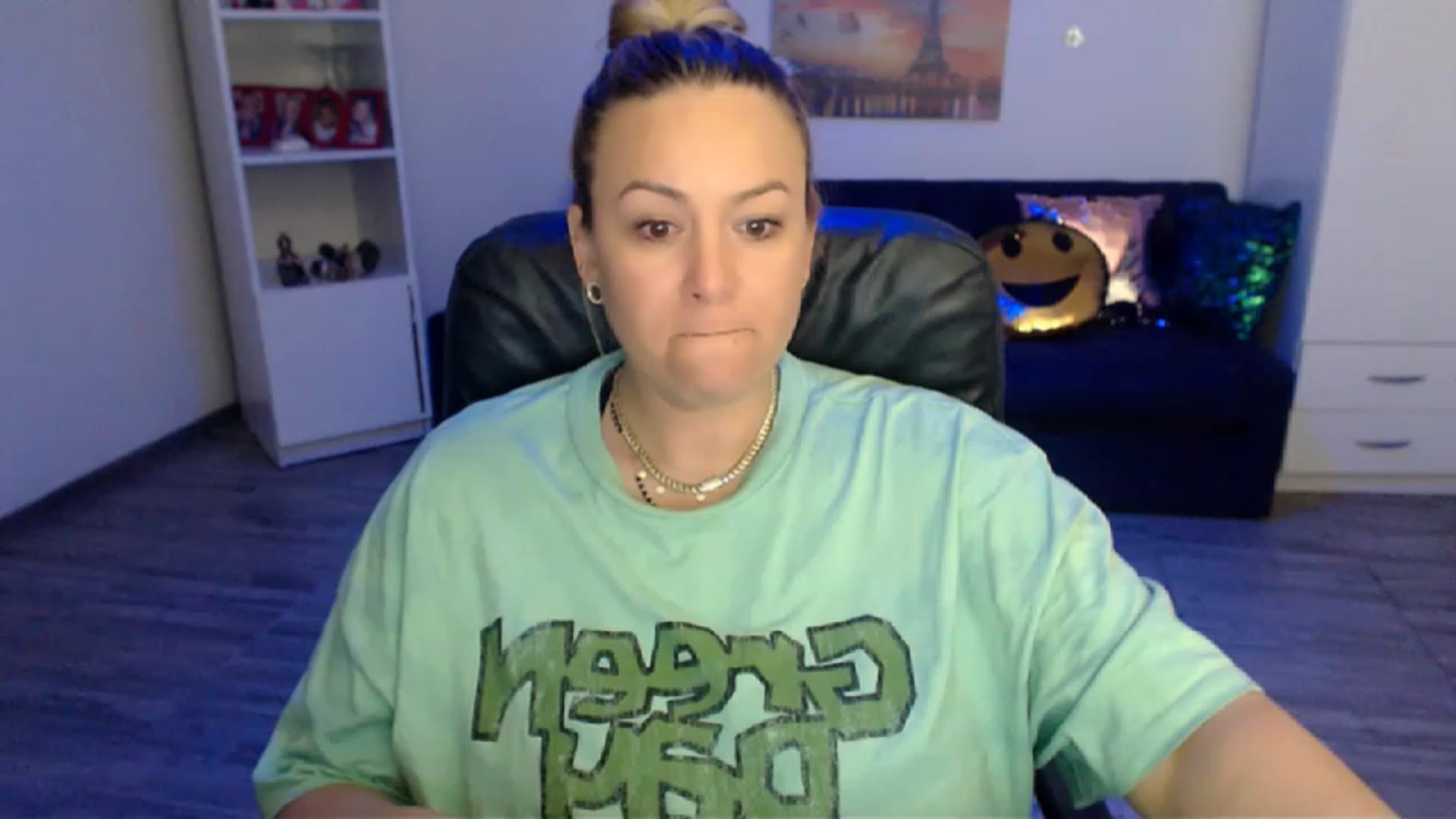 Gallery image thumbnail from A_baby_Boo's myfreecams stream on, 11/15/2022, 01:07 image 19 of 20