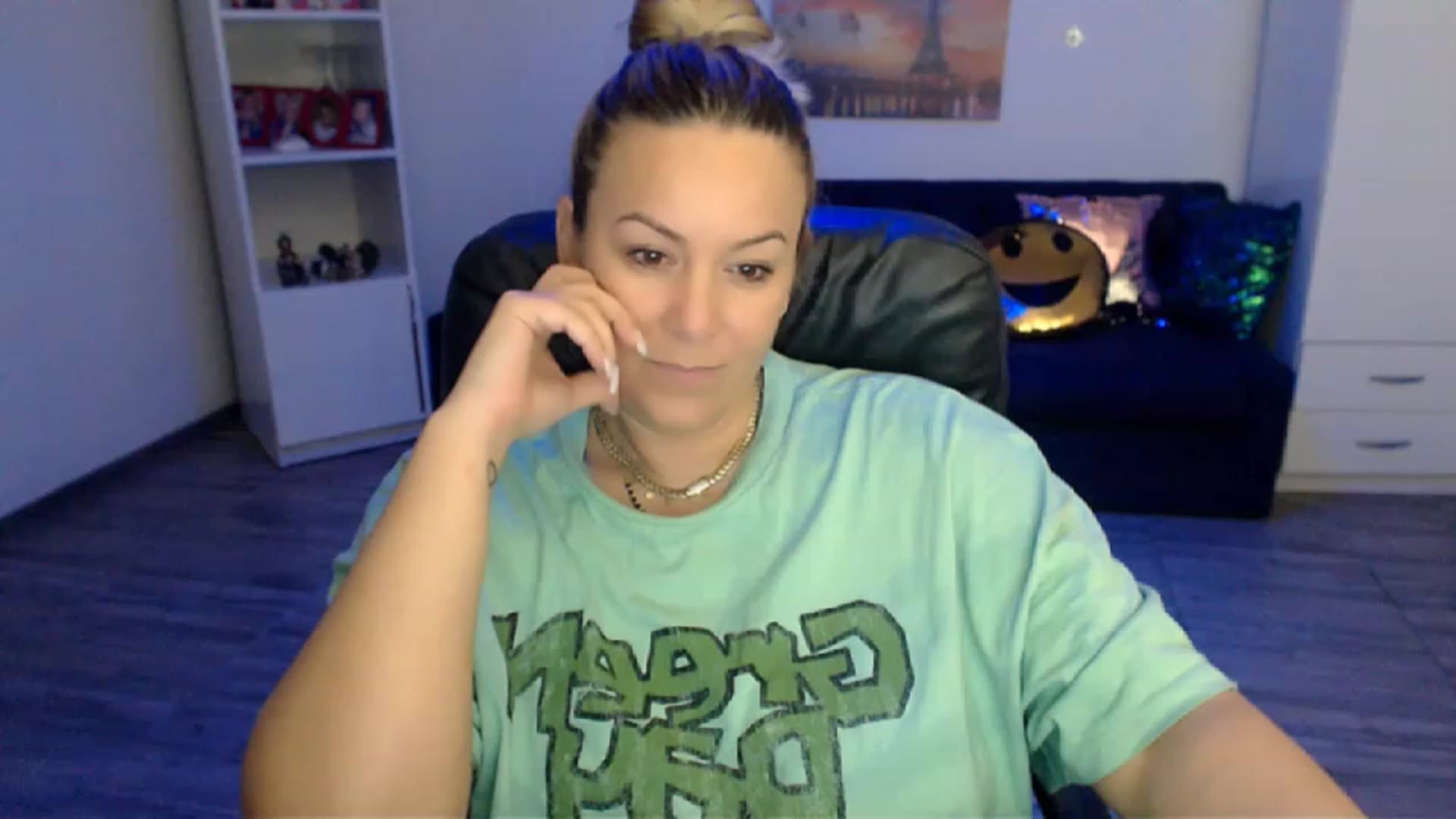 Gallery image thumbnail from A_baby_Boo's myfreecams stream on, 11/15/2022, 01:07 image 18 of 20