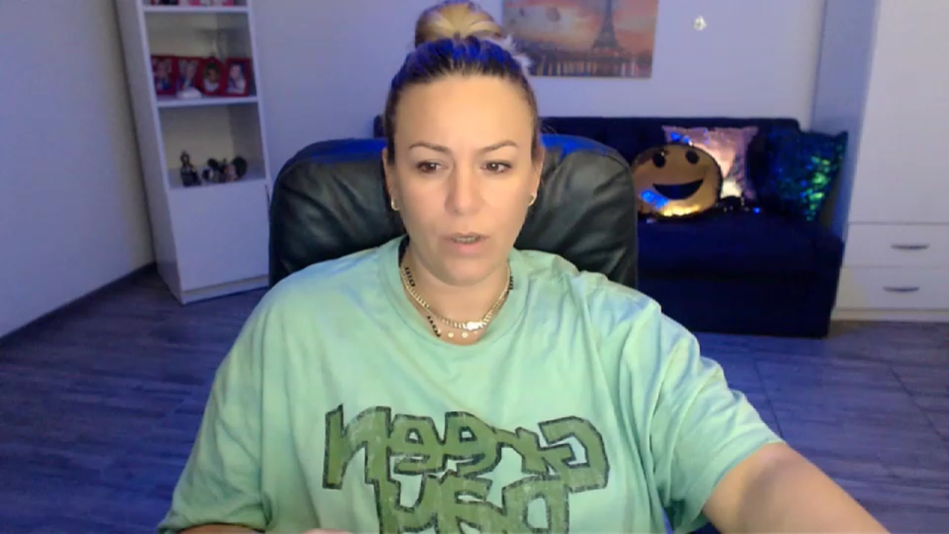 Gallery image thumbnail from A_baby_Boo's myfreecams stream on, 11/15/2022, 01:07 image 12 of 20