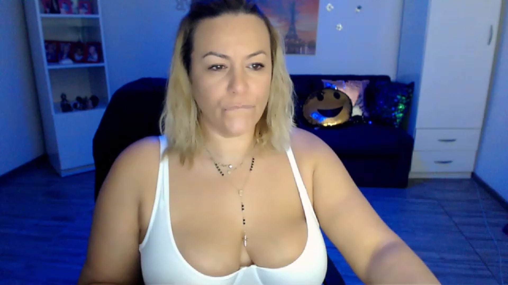 Gallery image thumbnail from A_baby_Boo's myfreecams stream on, 11/19/2022, 13:20 image 14 of 20