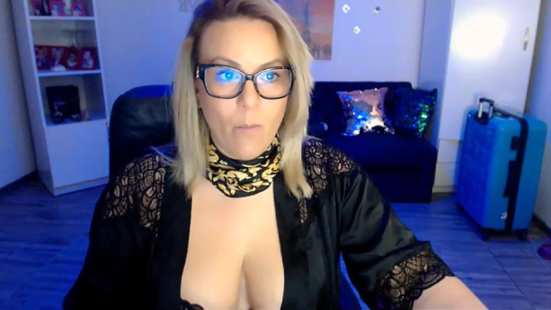 Gallery image thumbnail from A_baby_Boo's myfreecams stream on, 12/01/2022, 18:57 image 13 of 20