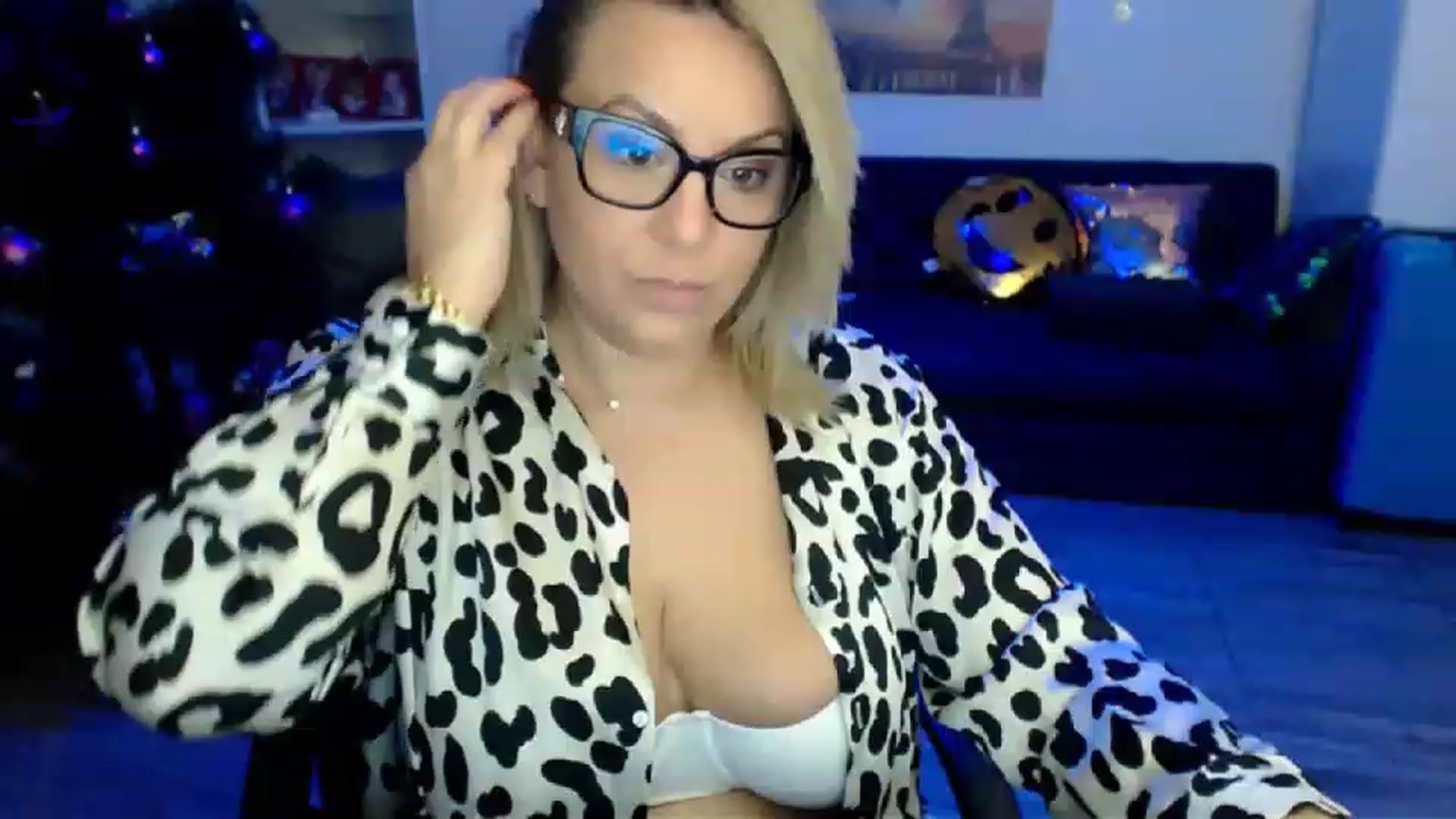 Gallery image thumbnail from A_baby_Boo's myfreecams stream on, 12/08/2022, 01:55 image 2 of 20