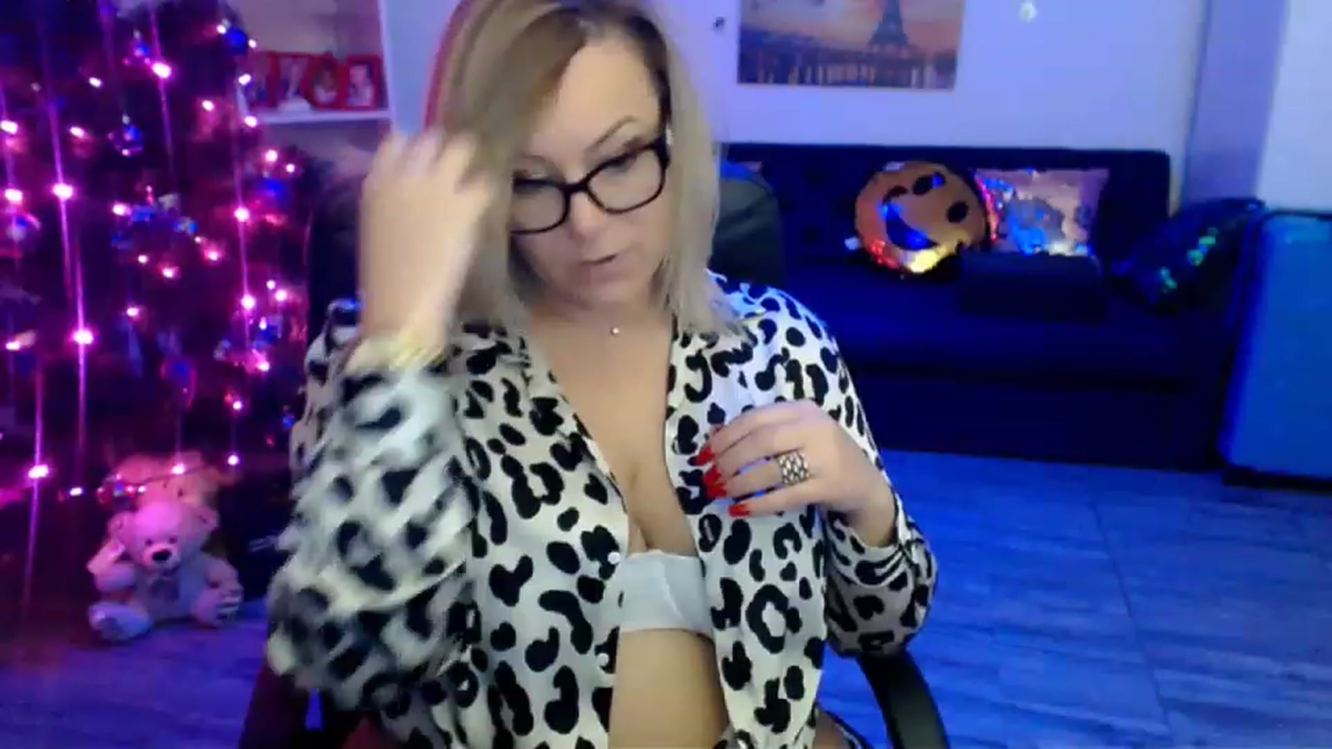 Gallery image thumbnail from A_baby_Boo's myfreecams stream on, 12/08/2022, 01:55 image 16 of 20