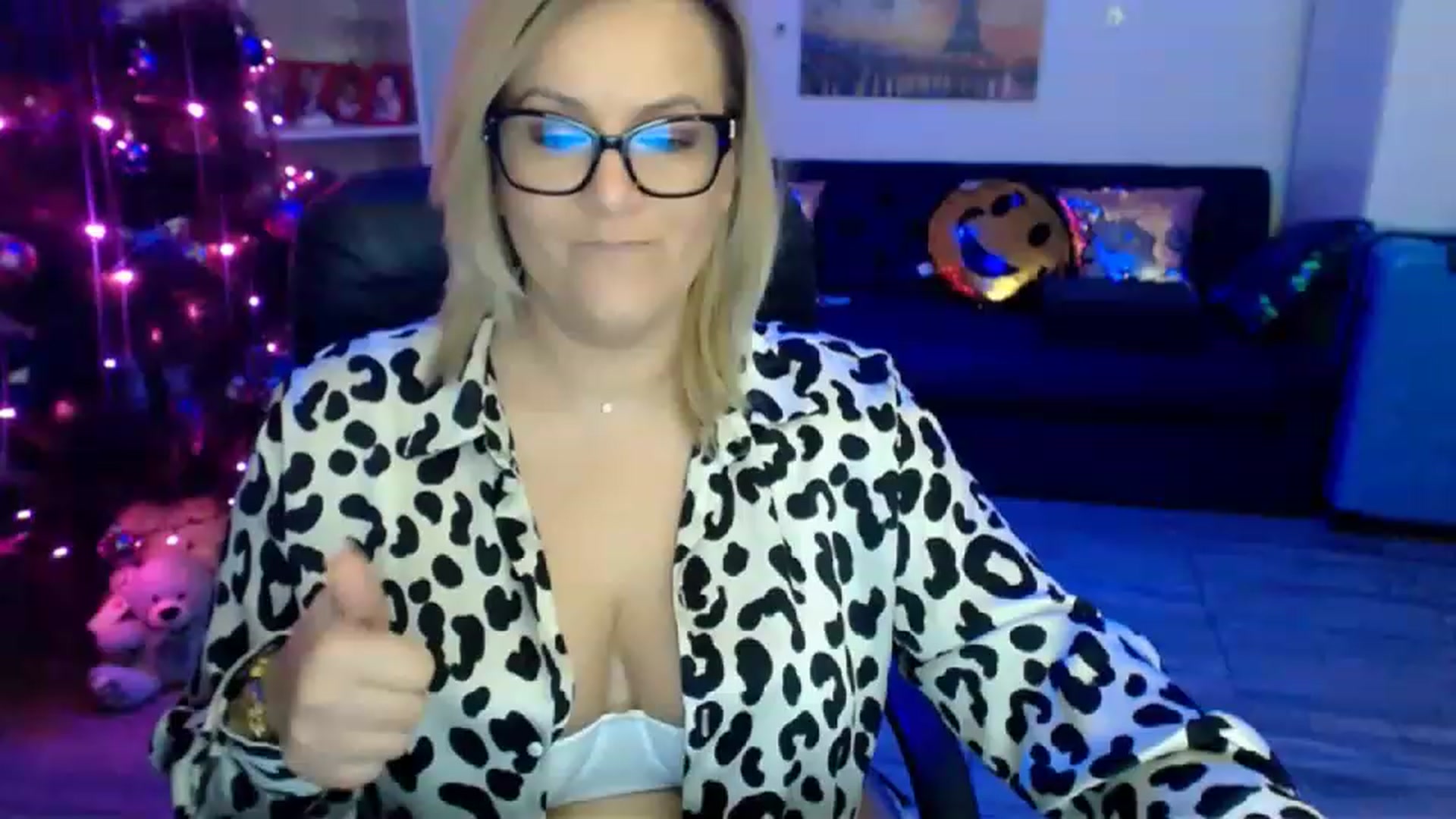 Gallery image thumbnail from A_baby_Boo's myfreecams stream on, 12/08/2022, 01:55 image 20 of 20