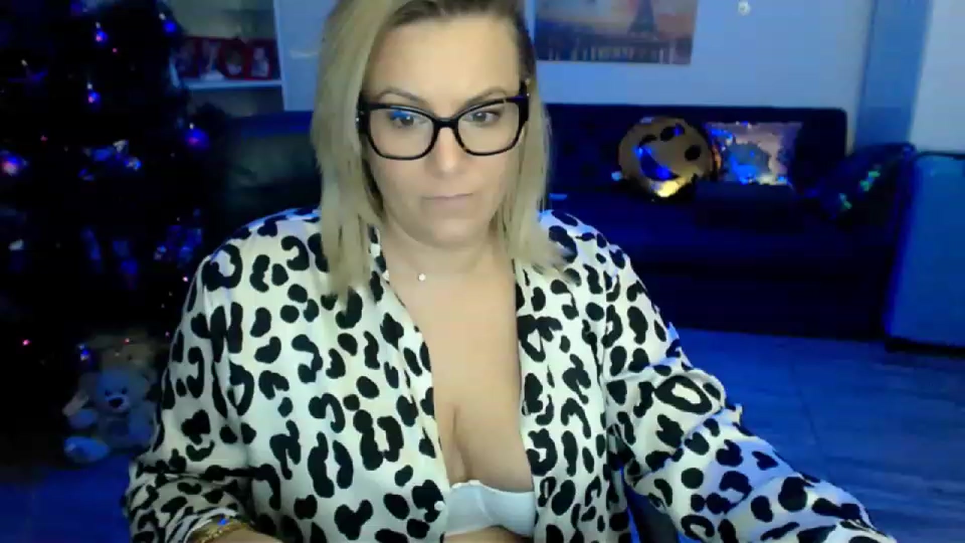 Gallery image thumbnail from A_baby_Boo's myfreecams stream on, 12/08/2022, 01:55 image 1 of 20