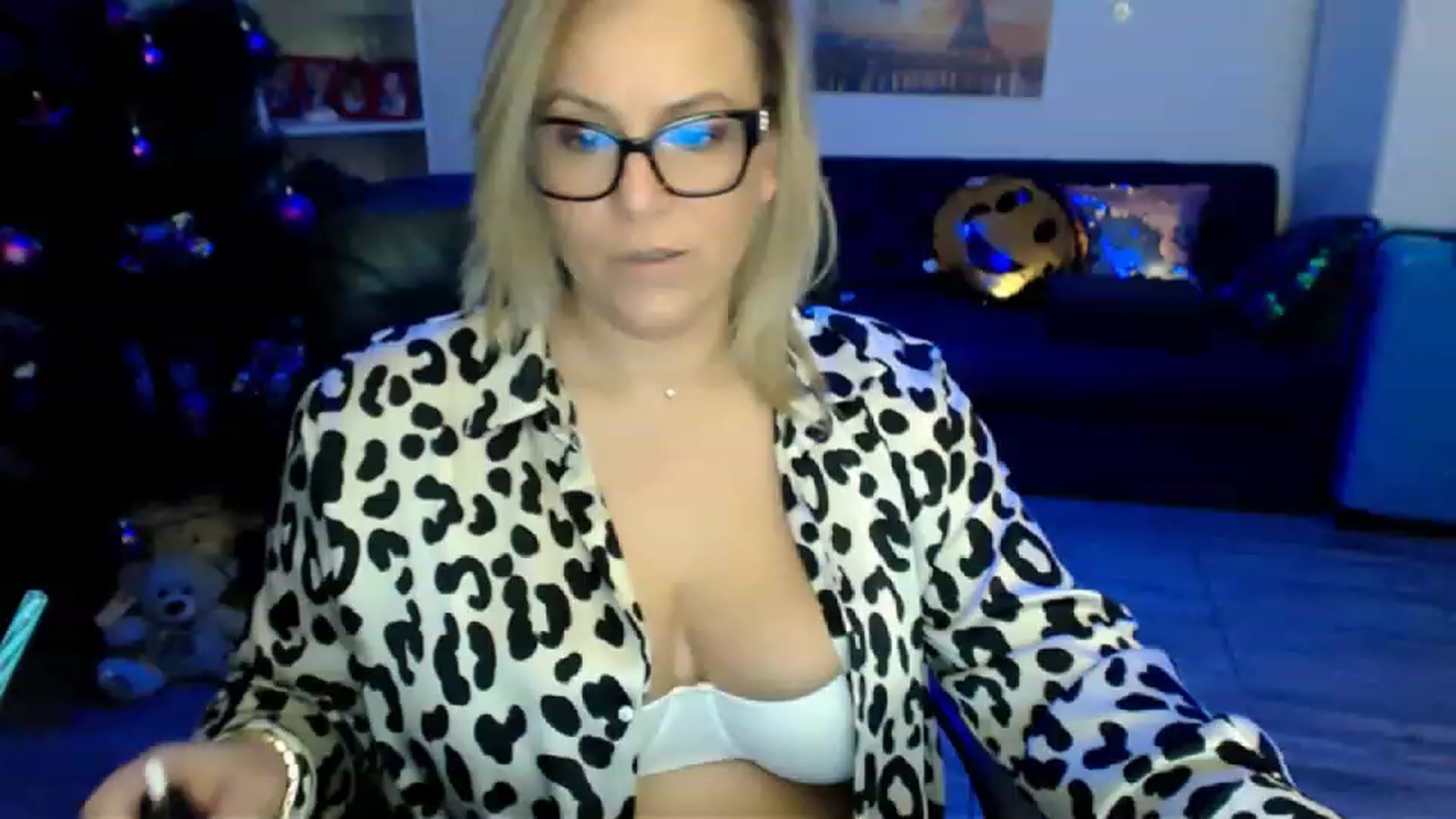 Gallery image thumbnail from A_baby_Boo's myfreecams stream on, 12/08/2022, 01:55 image 15 of 20