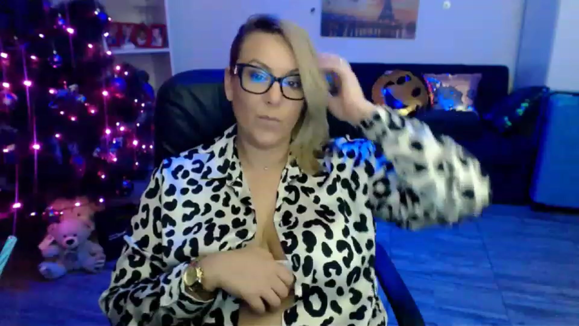 Gallery image thumbnail from A_baby_Boo's myfreecams stream on, 12/08/2022, 01:55 image 8 of 20