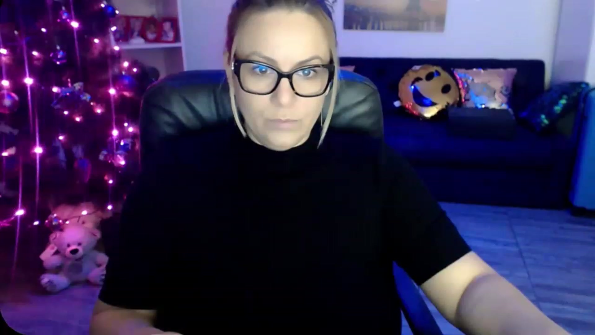 Gallery image thumbnail from A_baby_Boo's myfreecams stream on, 12/08/2022, 14:28 image 2 of 20