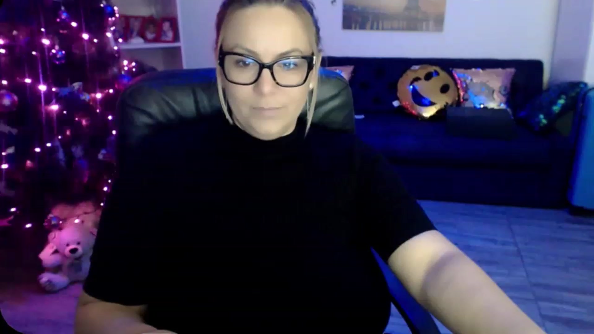 Gallery image thumbnail from A_baby_Boo's myfreecams stream on, 12/08/2022, 14:28 image 20 of 20