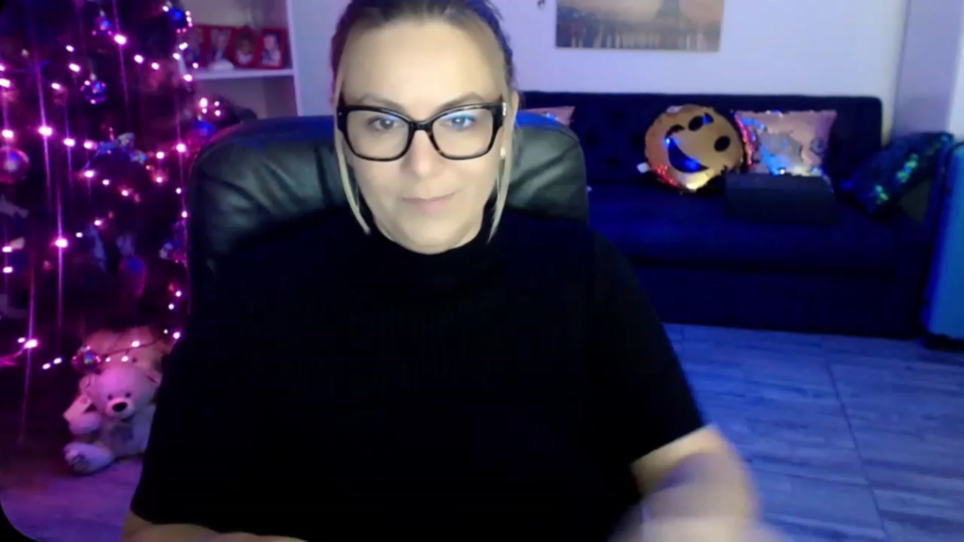 Gallery image thumbnail from A_baby_Boo's myfreecams stream on, 12/08/2022, 14:28 image 9 of 20