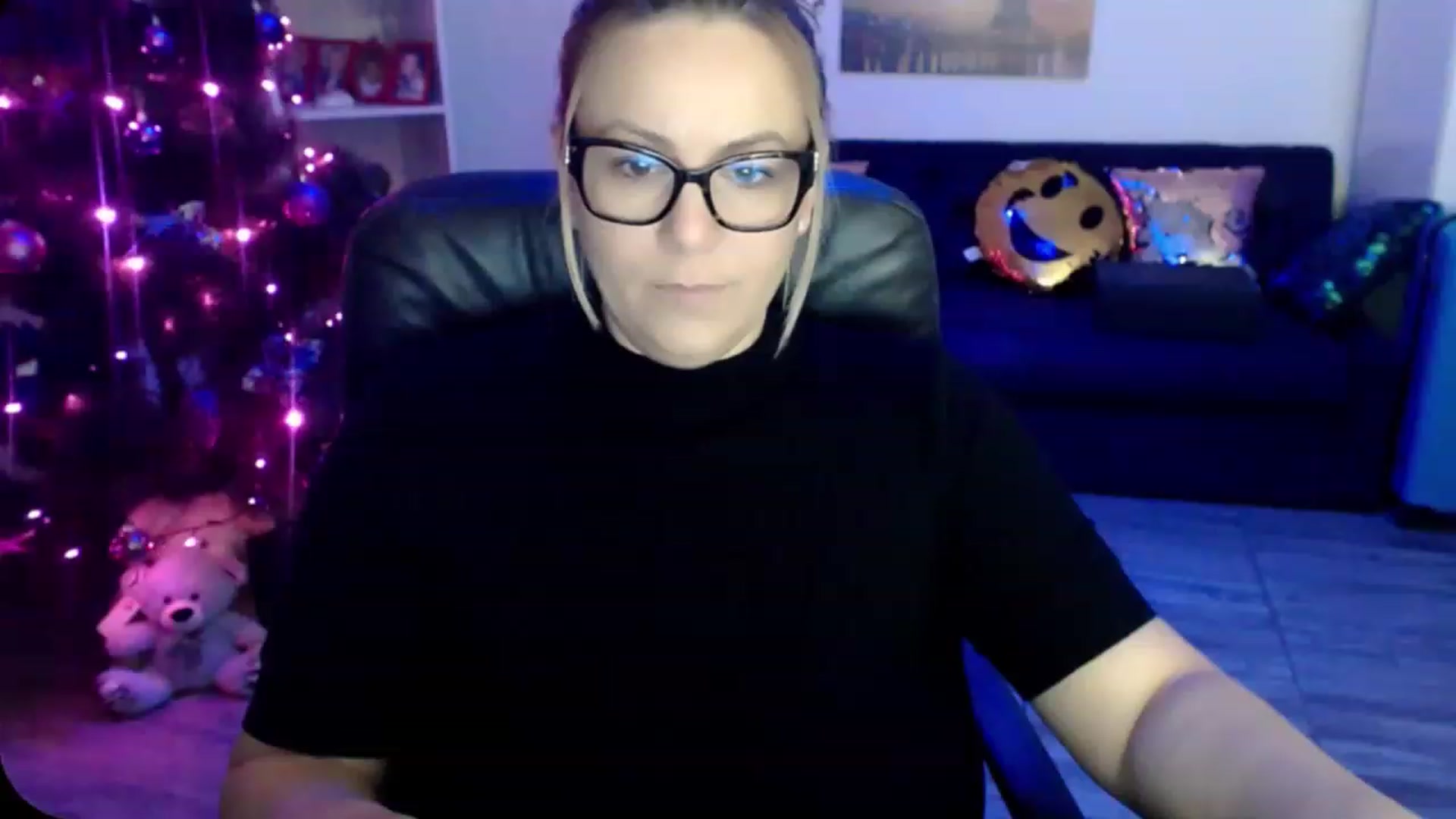 Gallery image thumbnail from A_baby_Boo's myfreecams stream on, 12/08/2022, 14:28 image 3 of 20
