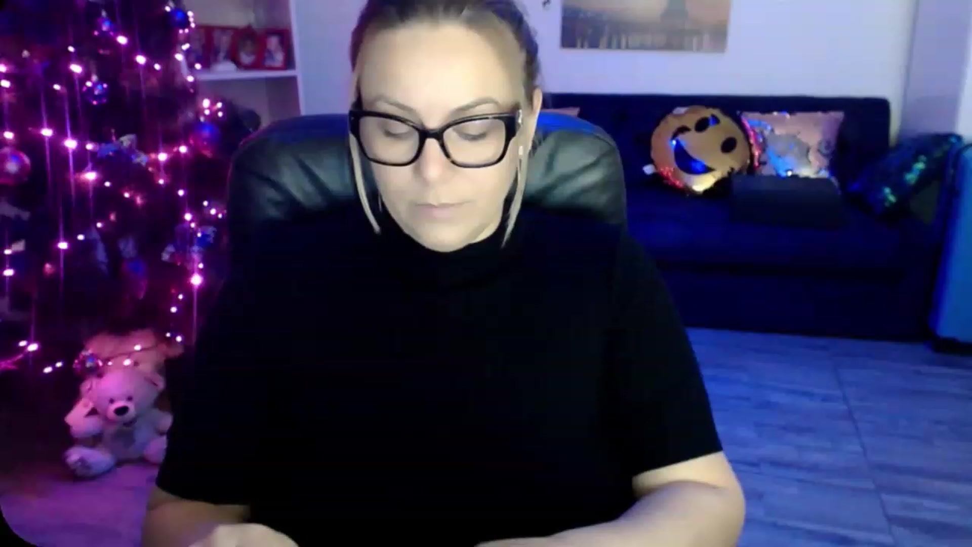 Gallery image thumbnail from A_baby_Boo's myfreecams stream on, 12/08/2022, 14:28 image 1 of 20