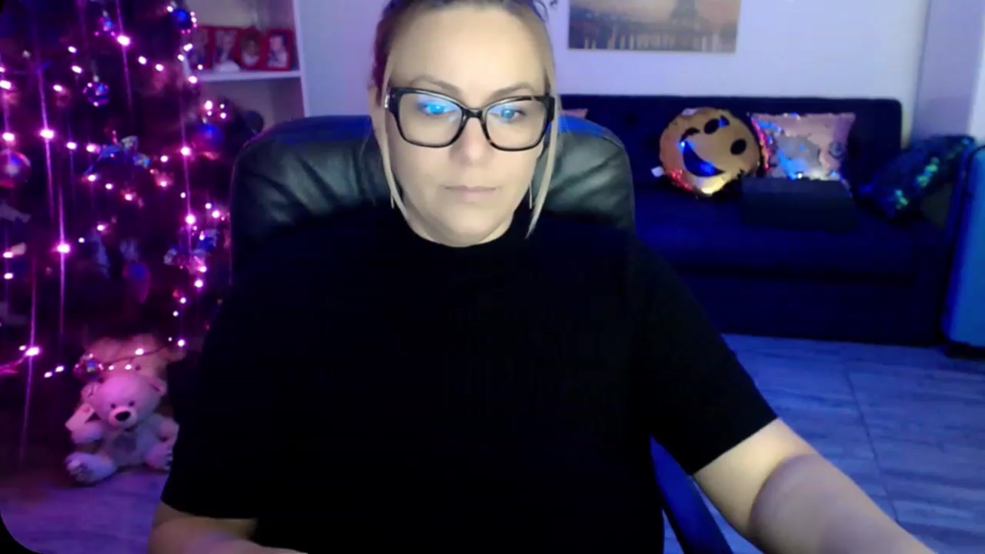 Gallery image thumbnail from A_baby_Boo's myfreecams stream on, 12/08/2022, 14:28 image 4 of 20