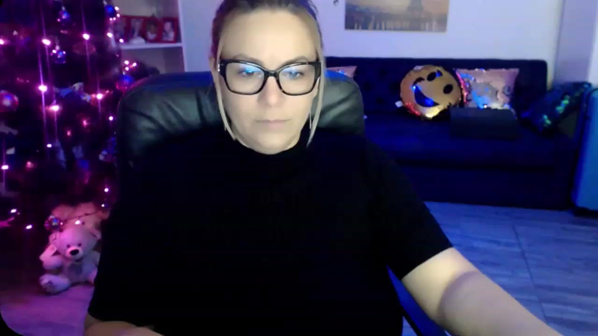 Gallery image thumbnail from A_baby_Boo's myfreecams stream on, 12/08/2022, 14:28 image 6 of 20