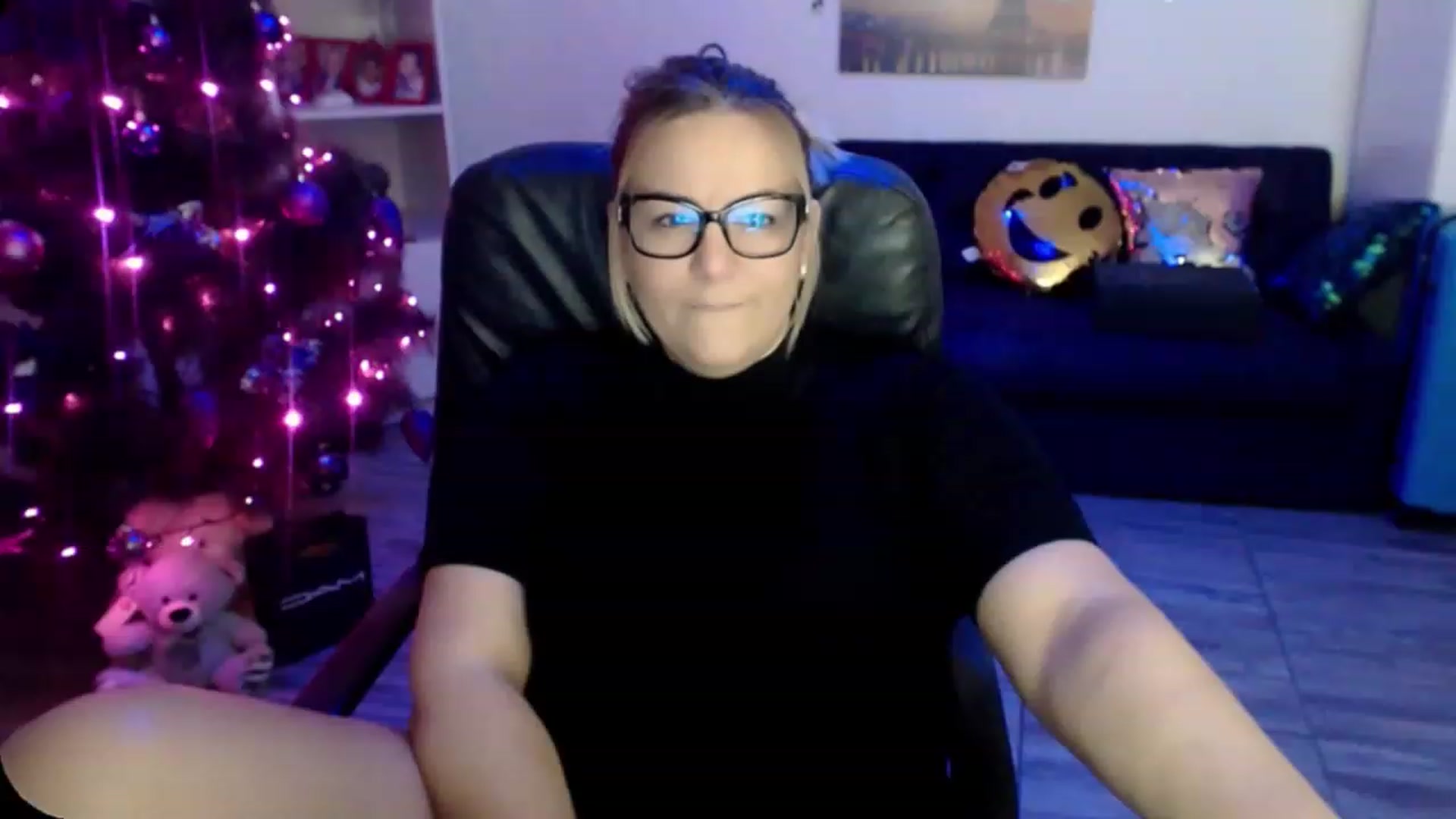 Gallery image thumbnail from A_baby_Boo's myfreecams stream on, 12/08/2022, 15:03 image 20 of 20