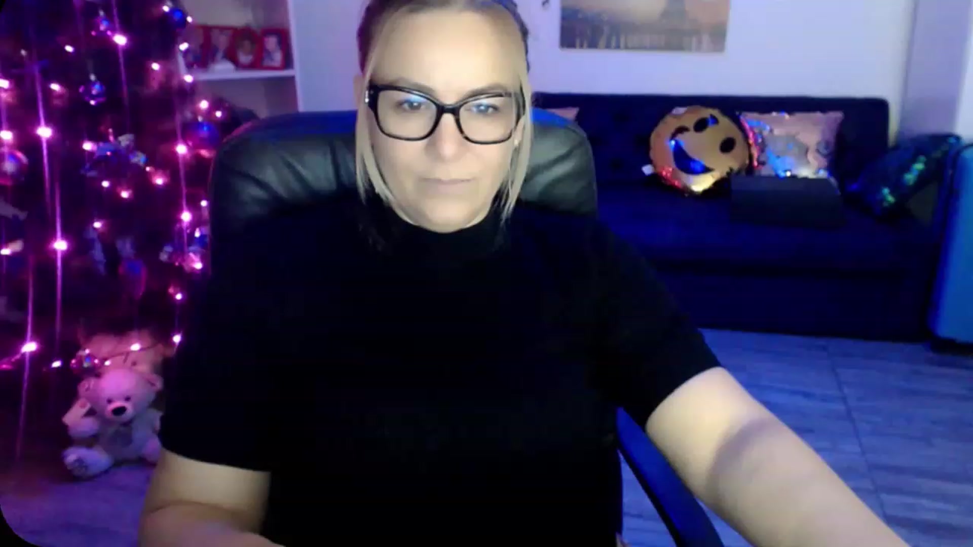 Gallery image thumbnail from A_baby_Boo's myfreecams stream on, 12/08/2022, 15:03 image 9 of 20