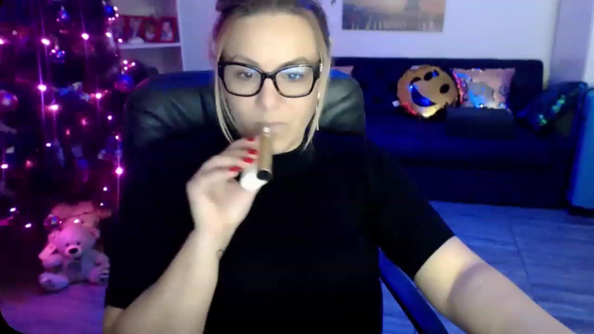 Gallery image thumbnail from A_baby_Boo's myfreecams stream on, 12/08/2022, 15:03 image 1 of 20