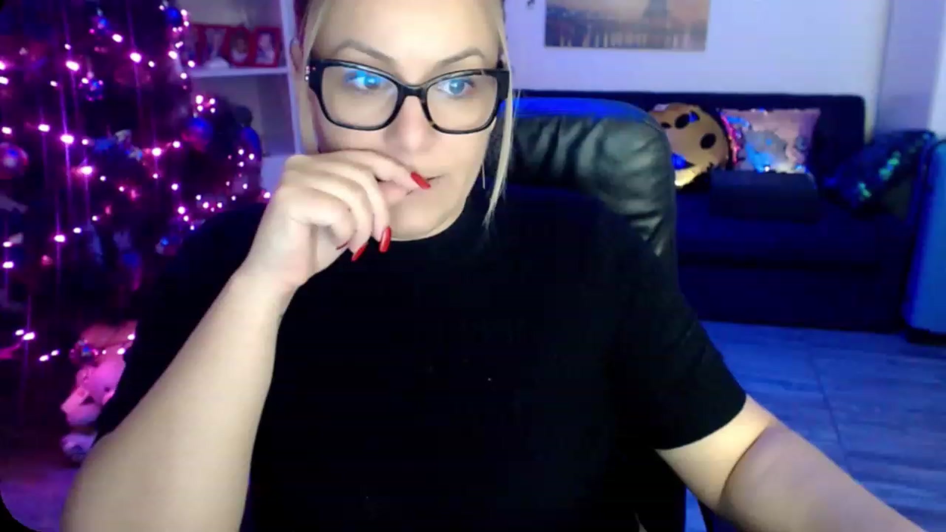 Gallery image thumbnail from A_baby_Boo's myfreecams stream on, 12/08/2022, 16:12 image 20 of 20