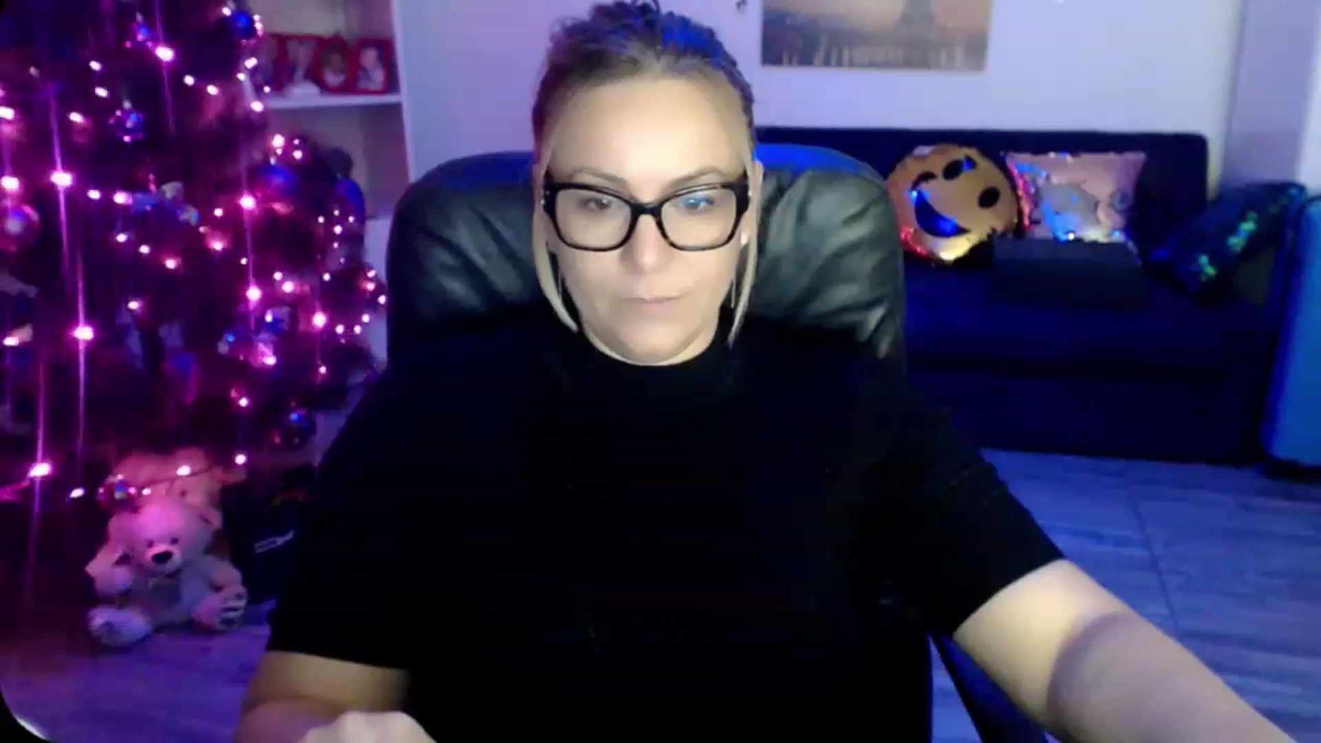 Gallery image thumbnail from A_baby_Boo's myfreecams stream on, 12/08/2022, 16:12 image 18 of 20