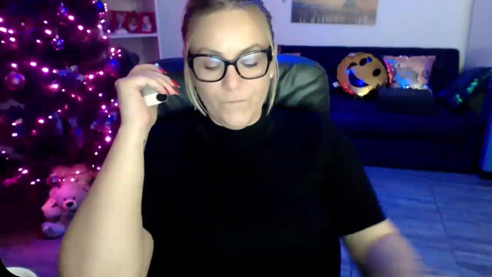 Gallery image thumbnail from A_baby_Boo's myfreecams stream on, 12/08/2022, 16:45 image 3 of 20