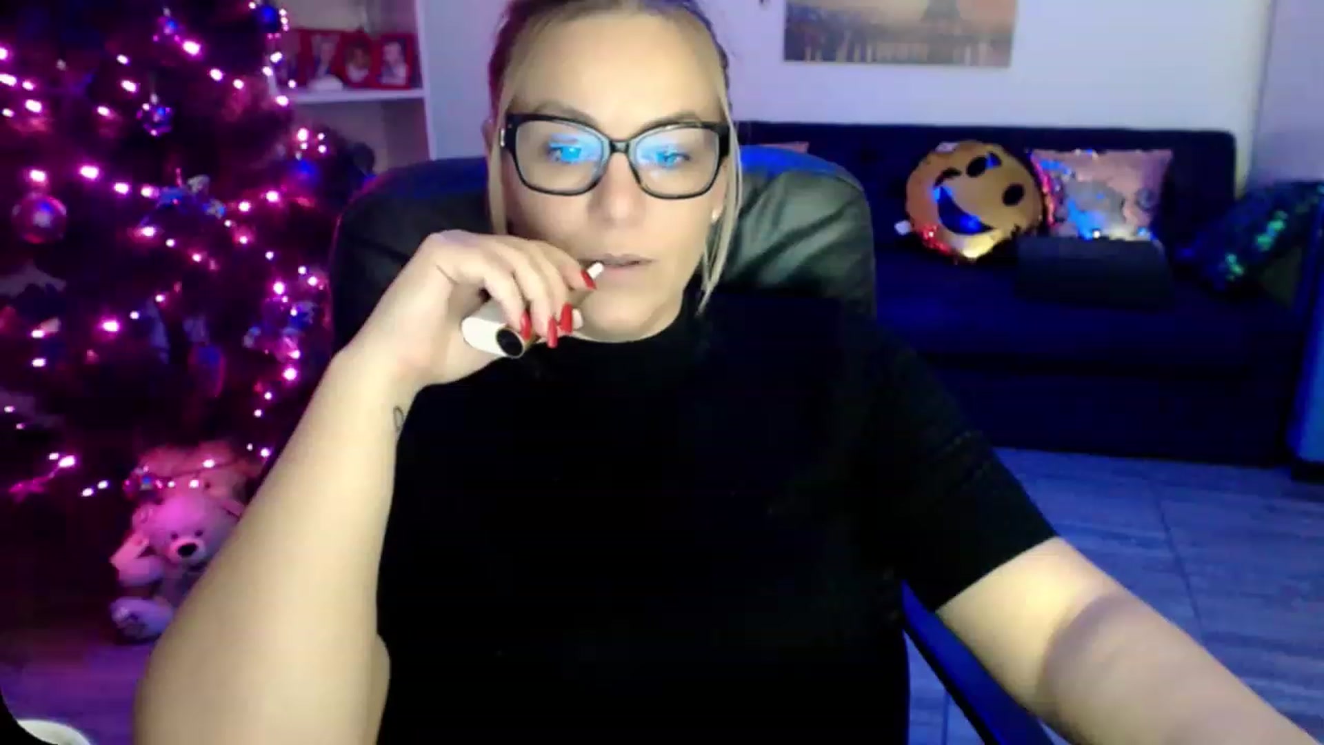 Gallery image thumbnail from A_baby_Boo's myfreecams stream on, 12/08/2022, 16:45 image 2 of 20
