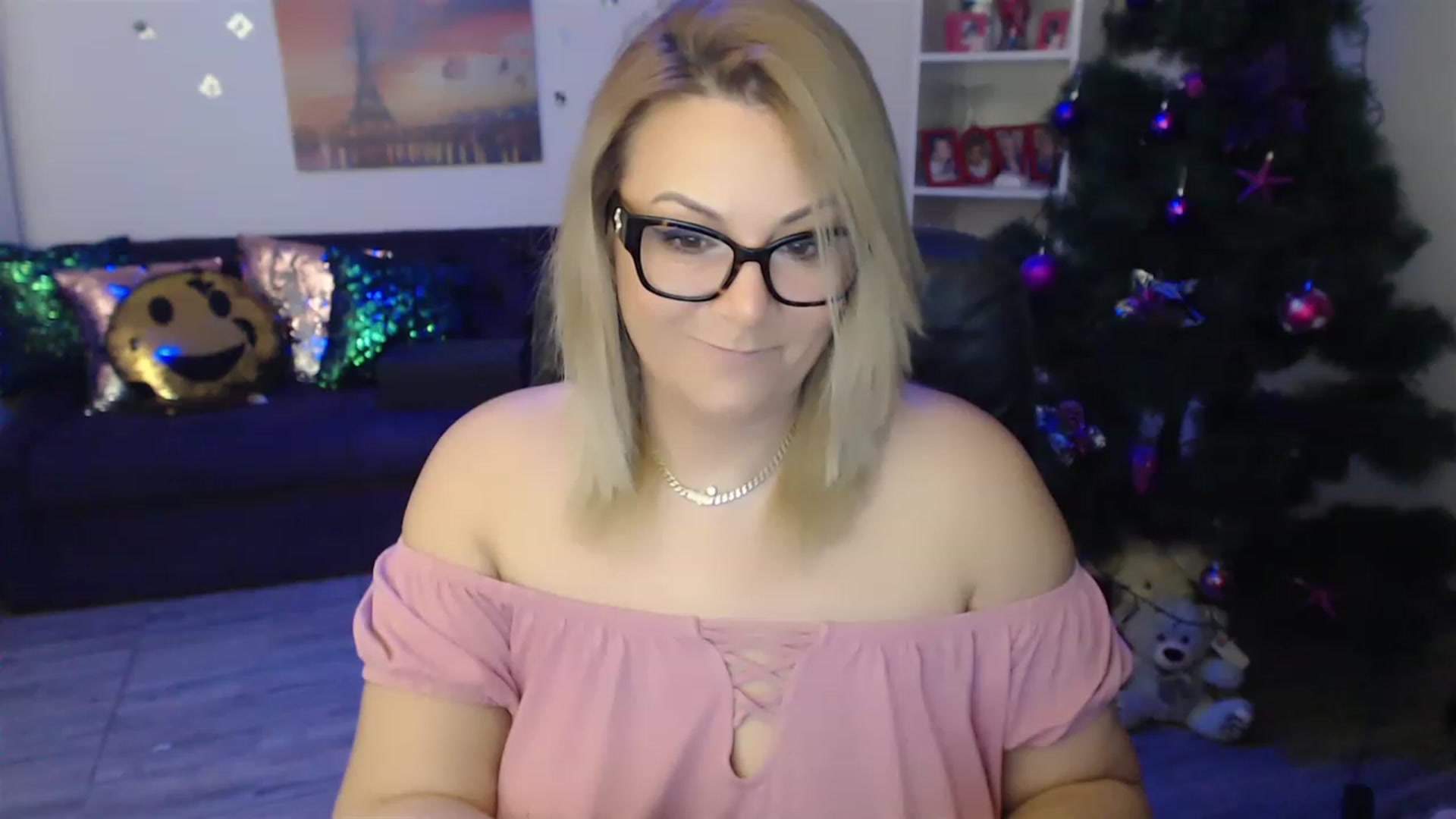 Gallery image thumbnail from A_baby_Boo's myfreecams stream on, 12/18/2022, 14:01 image 9 of 20