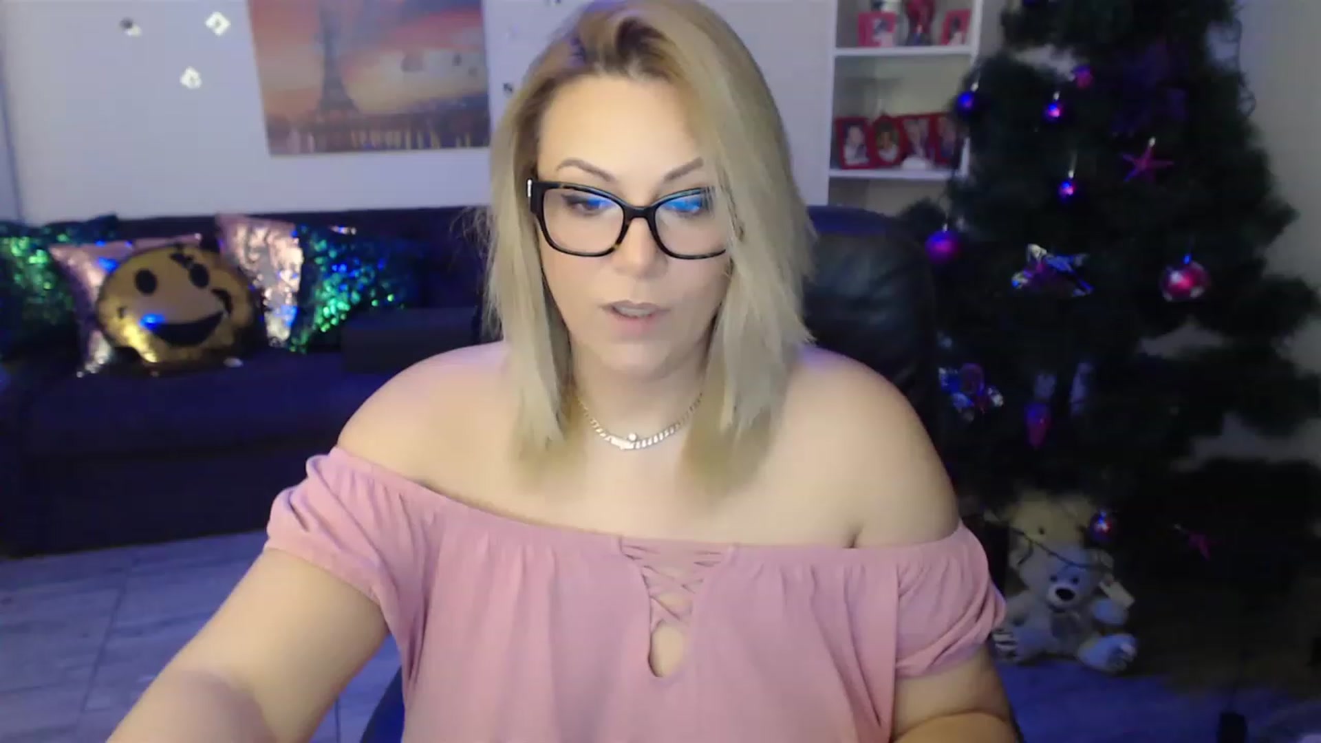 Gallery image thumbnail from A_baby_Boo's myfreecams stream on, 12/18/2022, 14:01 image 8 of 20