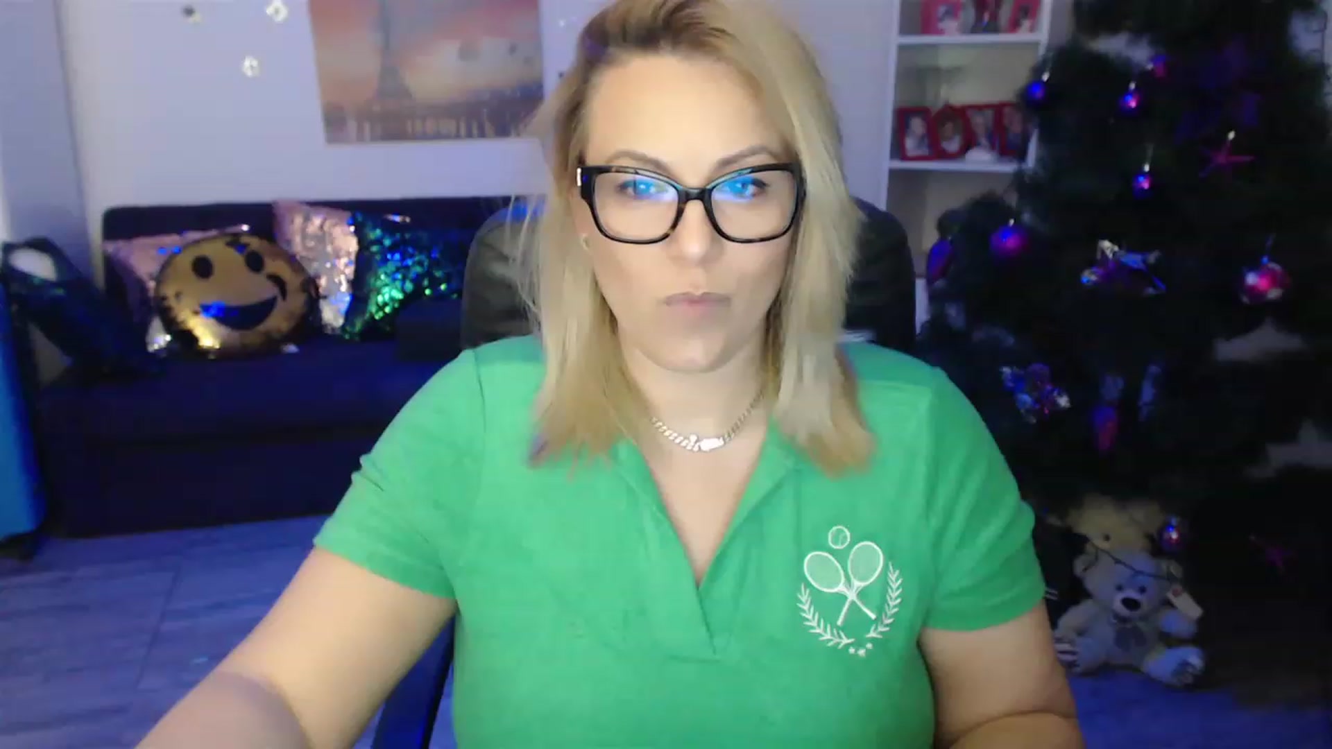 Gallery image thumbnail from A_baby_Boo's myfreecams stream on, 12/21/2022, 19:28 image 13 of 20
