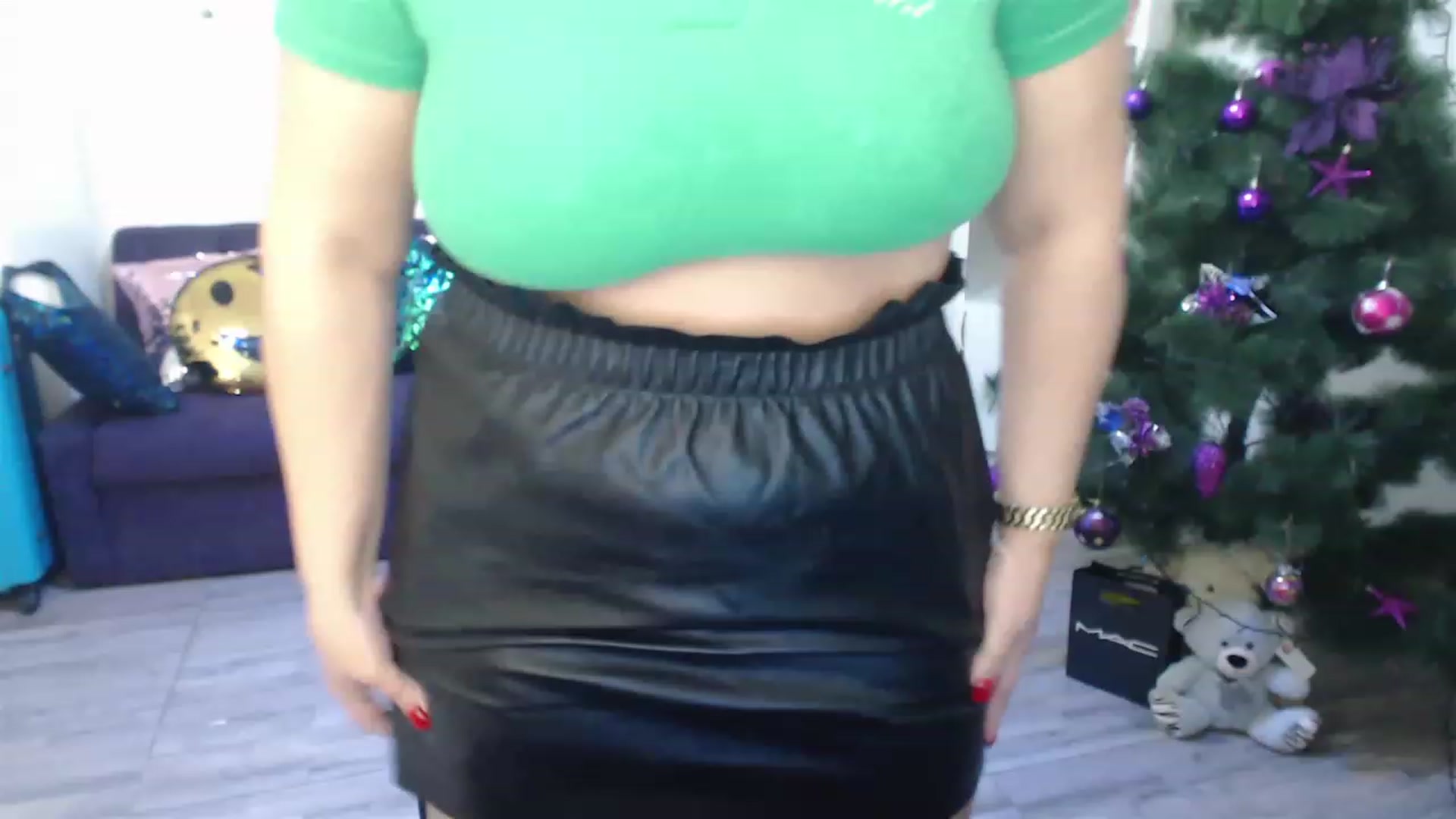 Gallery image thumbnail from A_baby_Boo's myfreecams stream on, 12/21/2022, 19:28 image 4 of 20