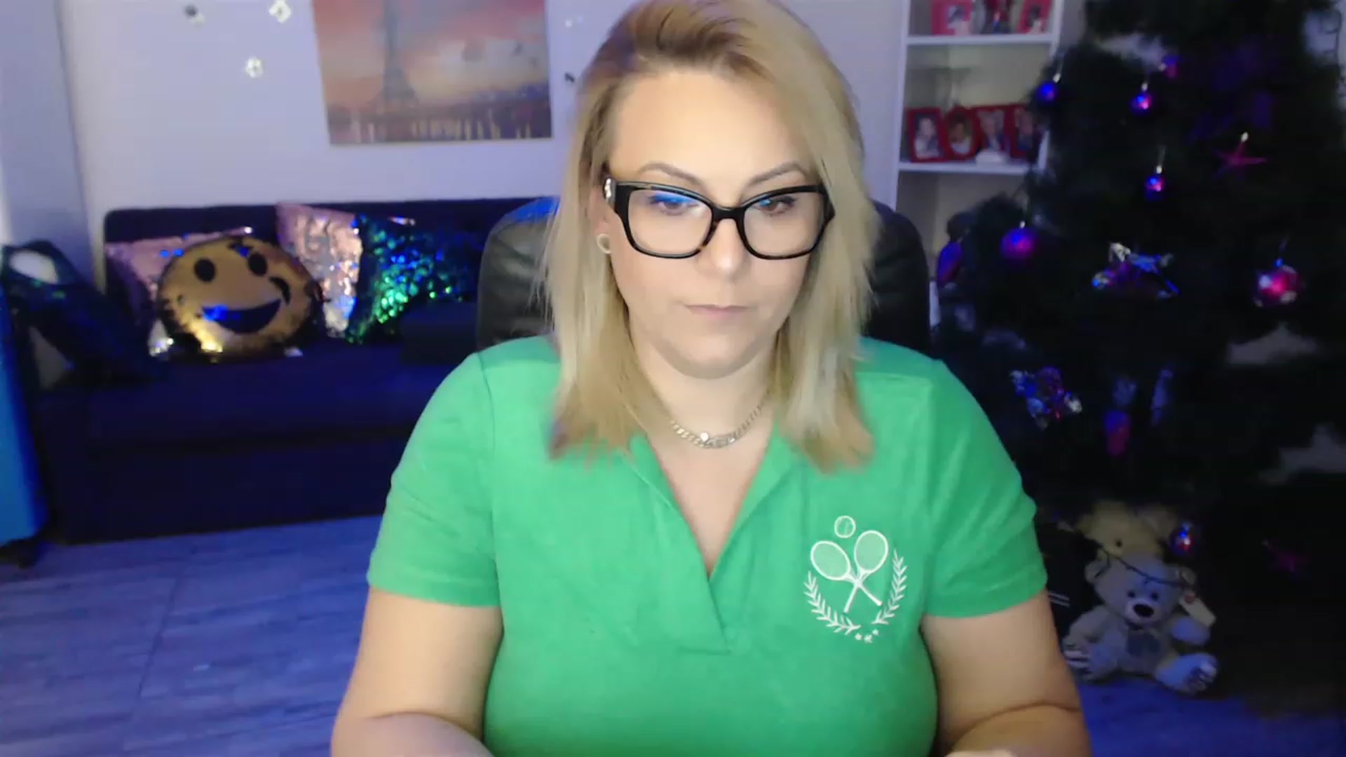 Gallery image thumbnail from A_baby_Boo's myfreecams stream on, 12/21/2022, 19:28 image 9 of 20