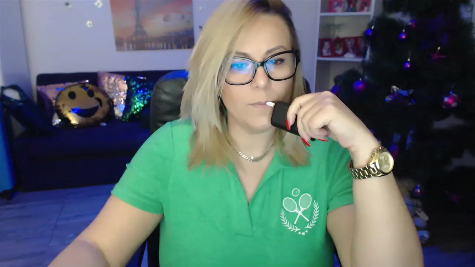 Gallery image thumbnail from A_baby_Boo's myfreecams stream on, 12/21/2022, 19:28 image 18 of 20