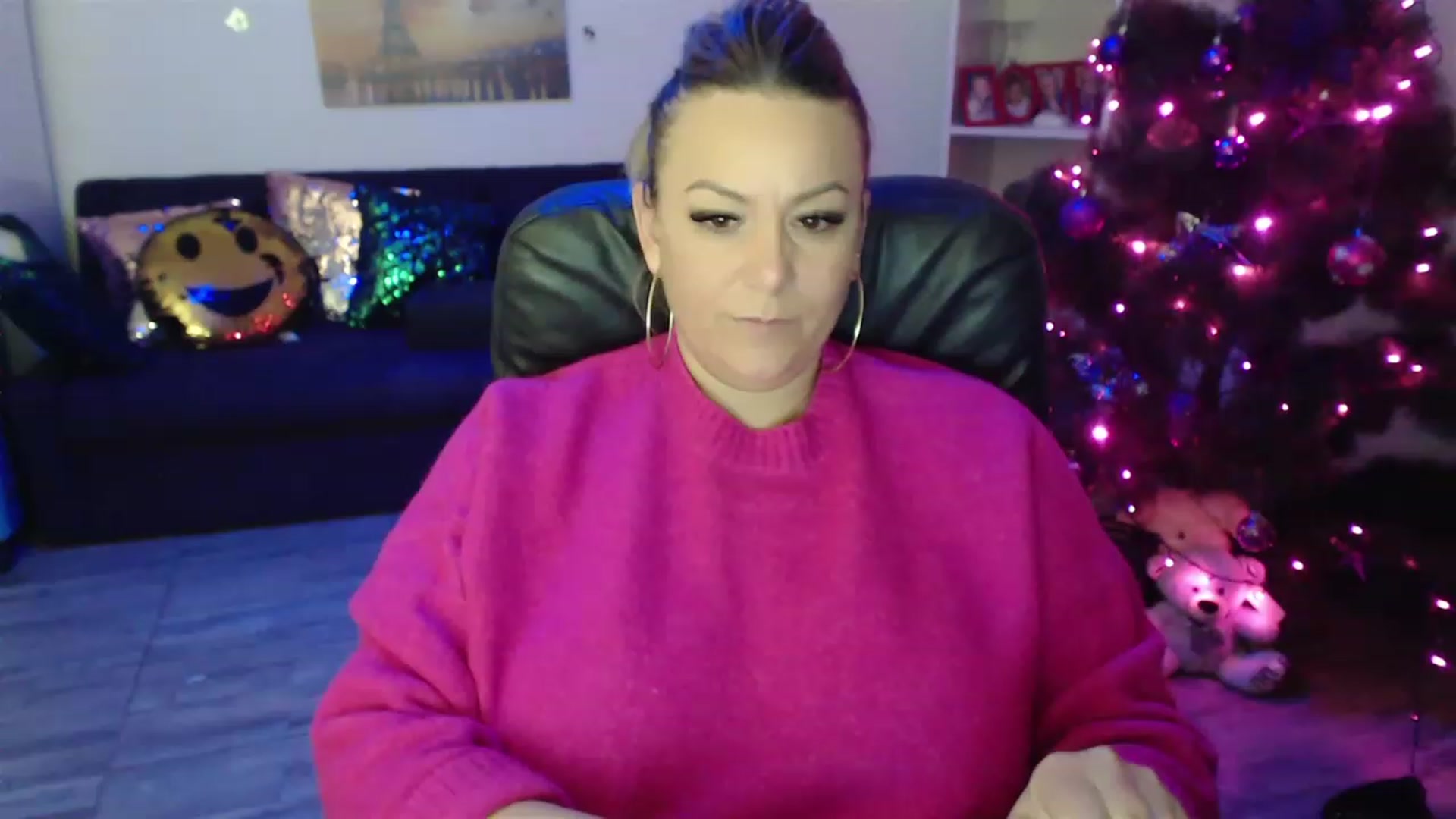 Gallery image thumbnail from A_baby_Boo's myfreecams stream on, 12/23/2022, 21:23 image 8 of 20