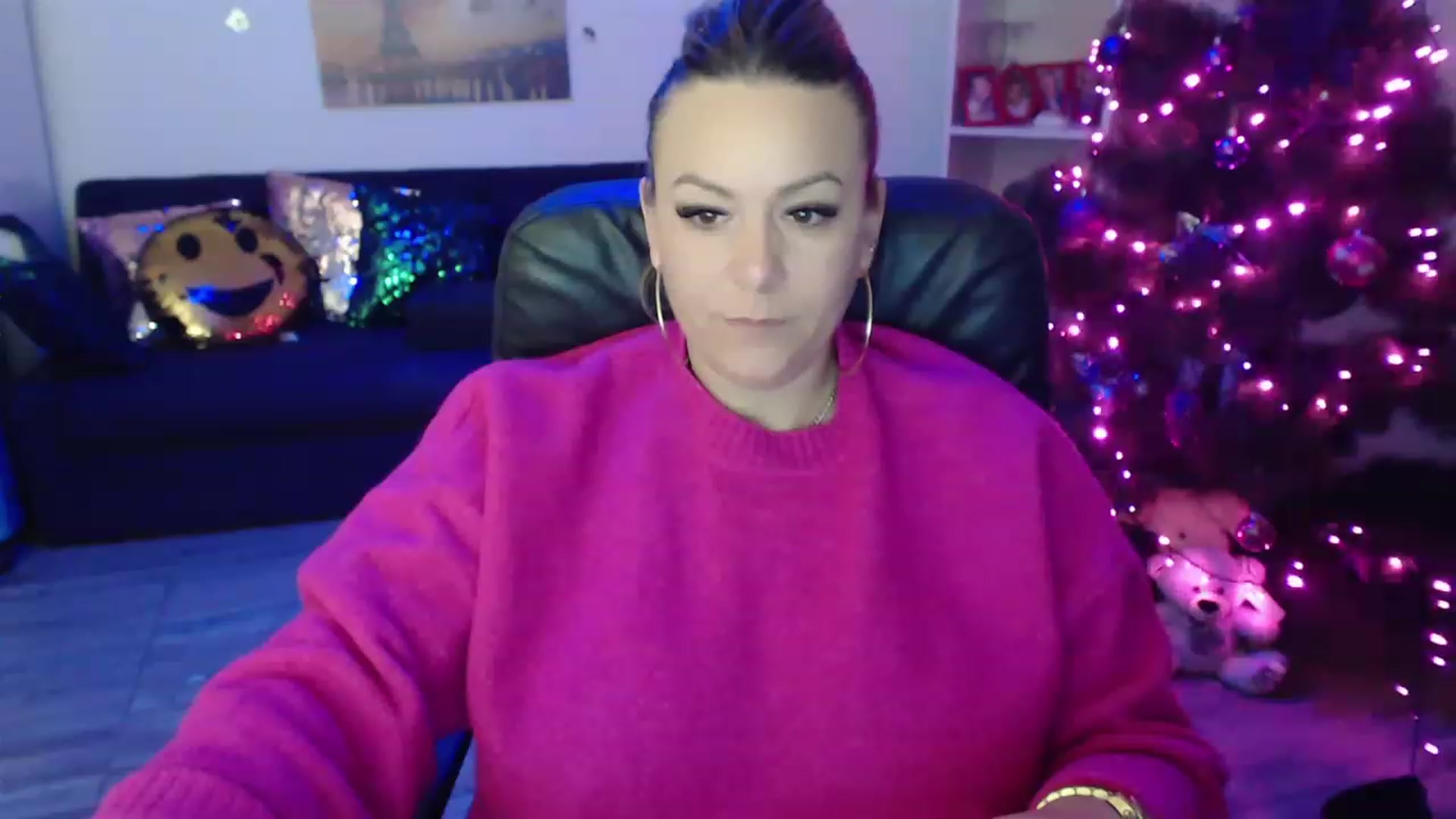 Gallery image thumbnail from A_baby_Boo's myfreecams stream on, 12/23/2022, 21:23 image 20 of 20