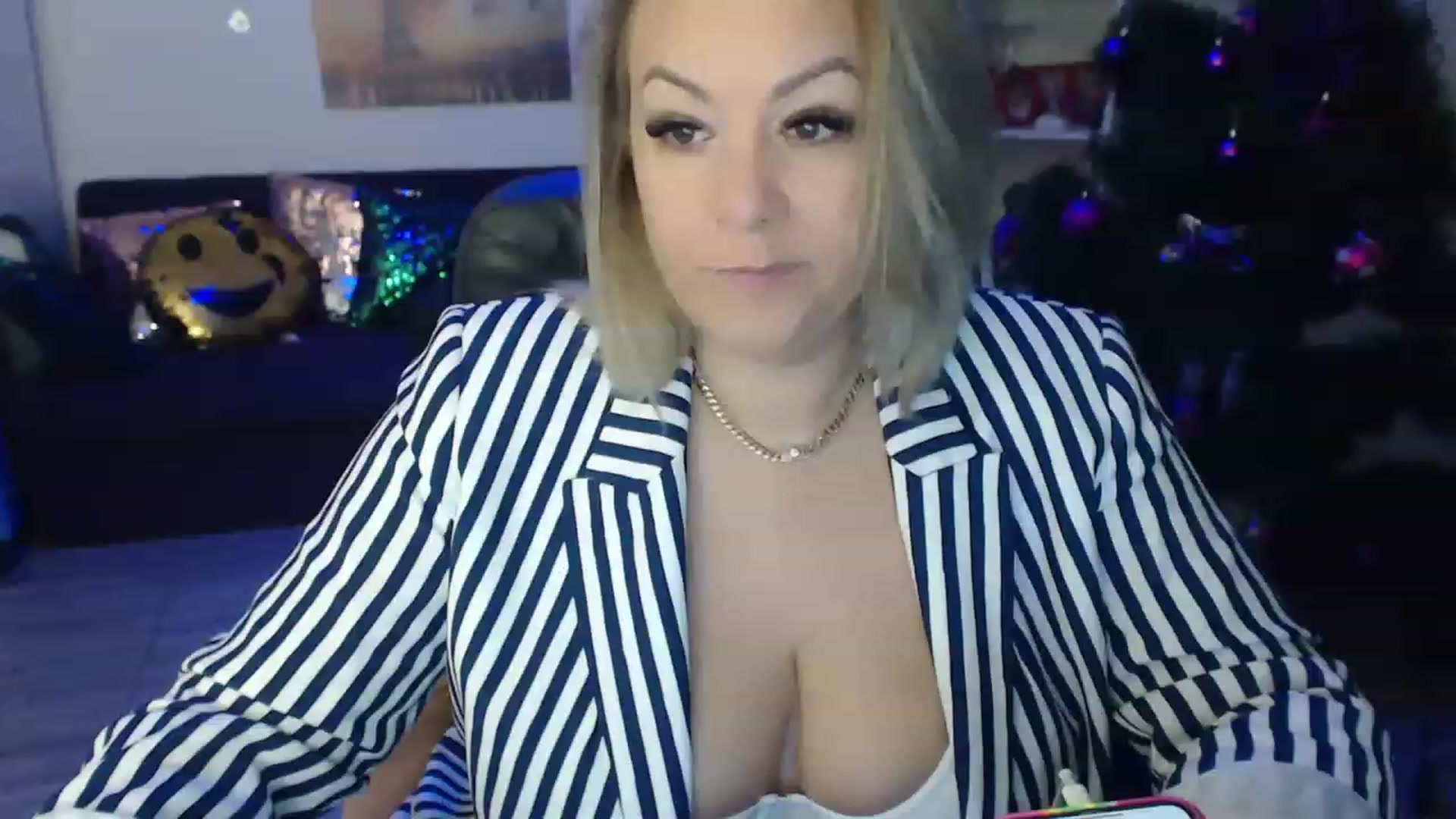 Gallery image thumbnail from A_baby_Boo's myfreecams stream on, 12/26/2022, 15:32 image 2 of 20