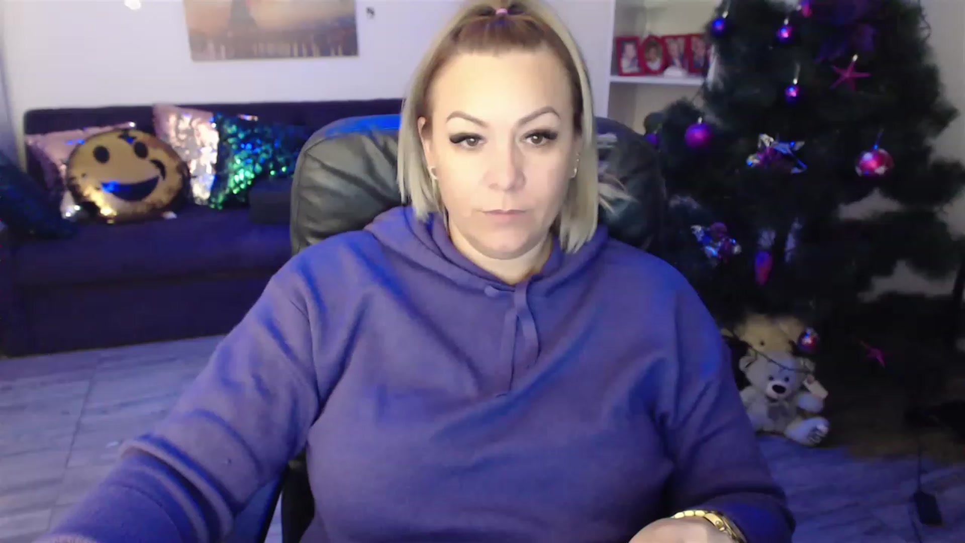 Gallery image thumbnail from A_baby_Boo's myfreecams stream on, 12/26/2022, 20:11 image 20 of 20