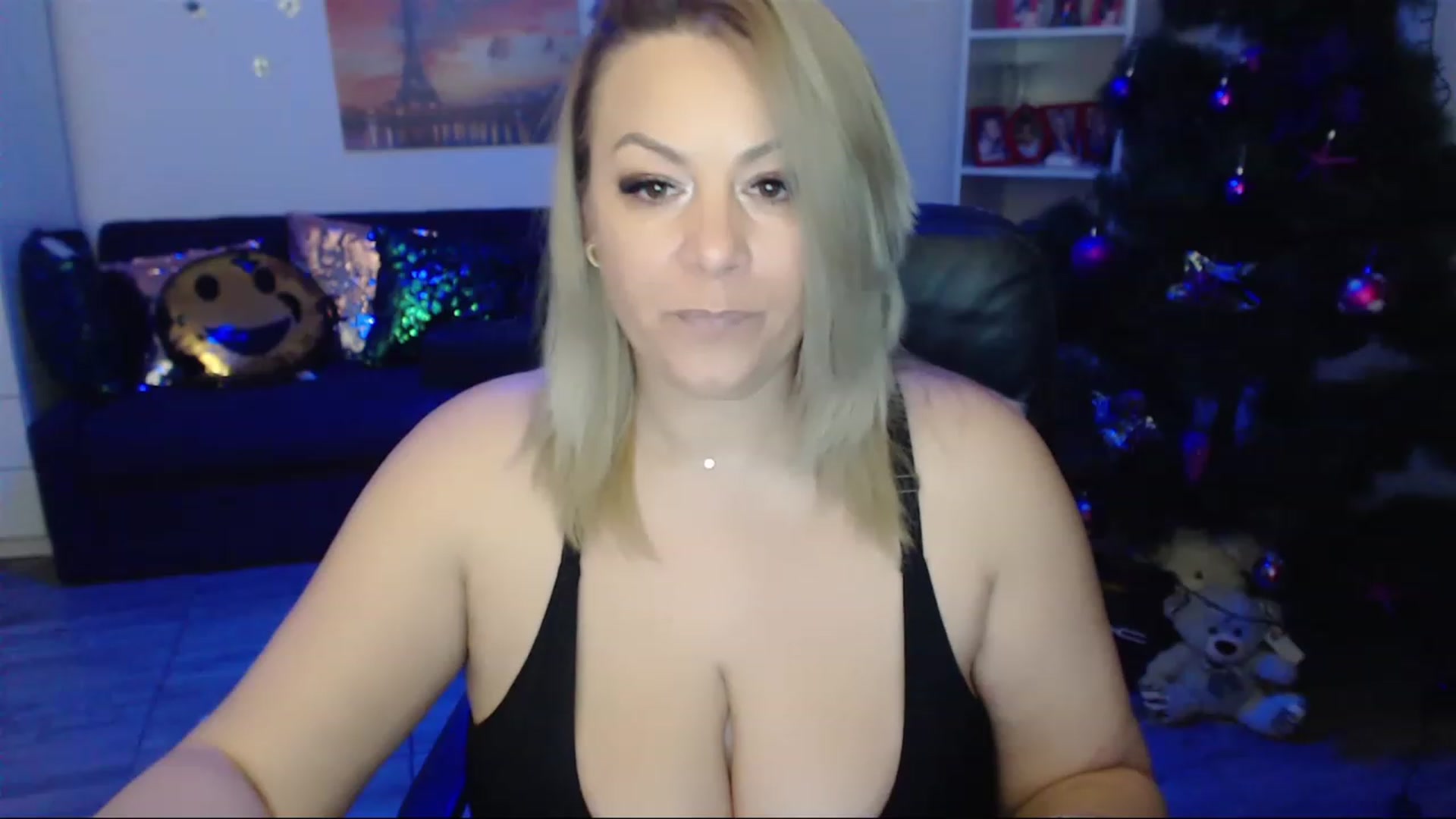 Gallery image thumbnail from A_baby_Boo's myfreecams stream on, 01/02/2023, 14:32 image 6 of 20