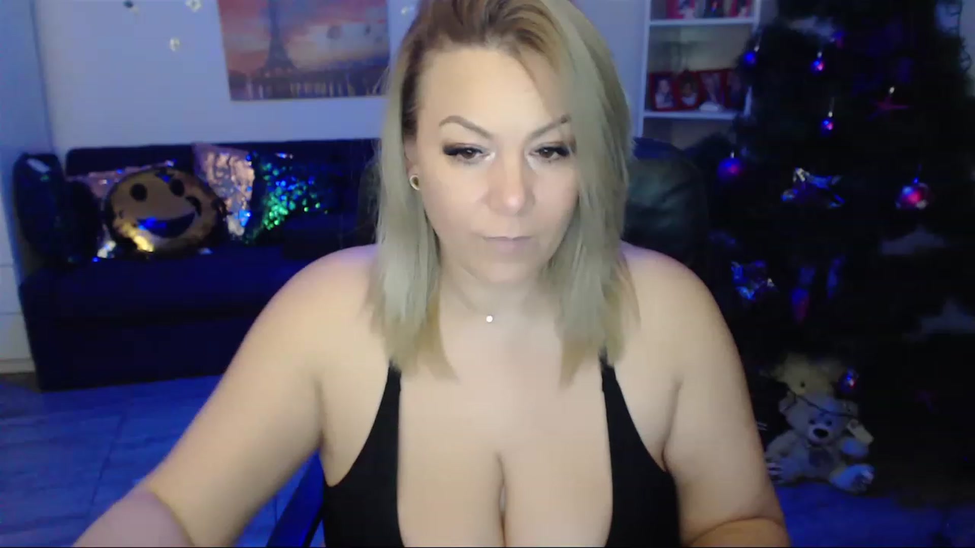 Gallery image thumbnail from A_baby_Boo's myfreecams stream on, 01/02/2023, 14:32 image 3 of 20