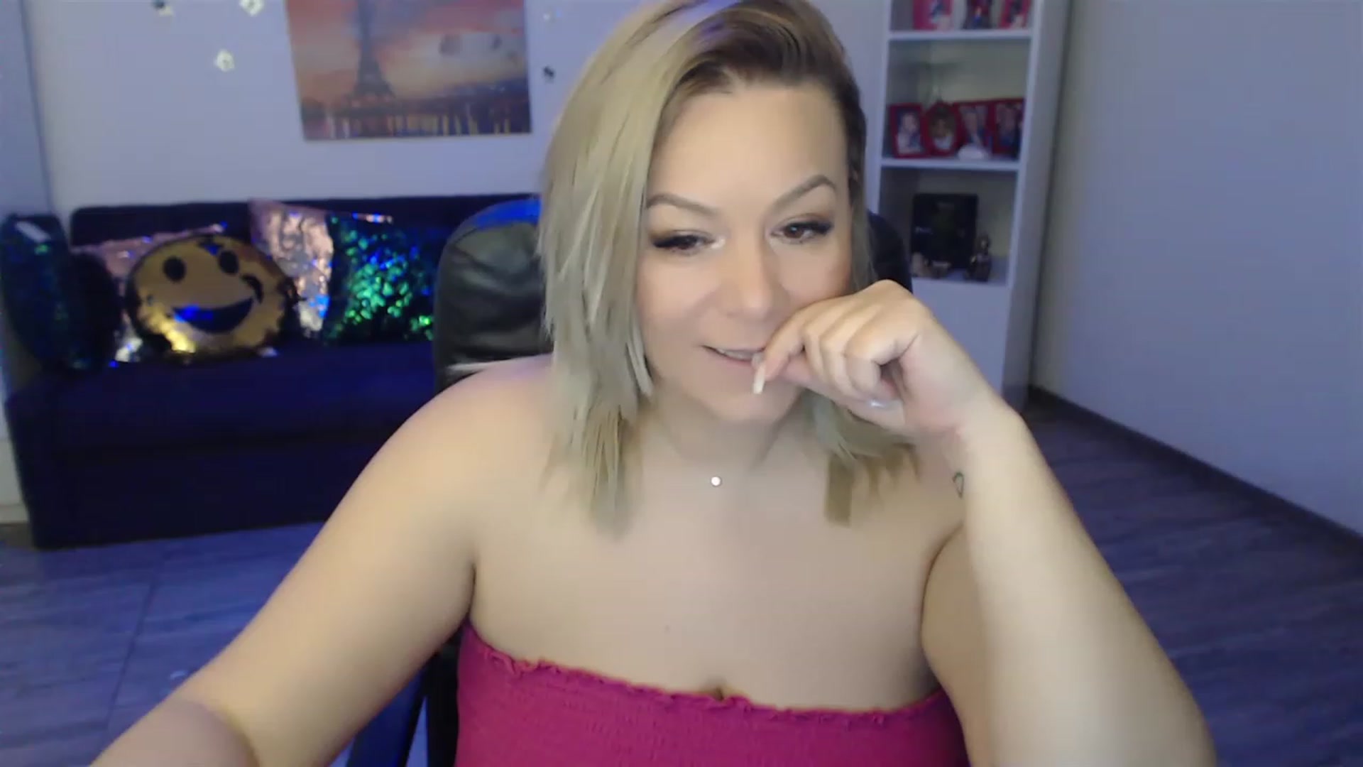 Gallery image thumbnail from A_baby_Boo's myfreecams stream on, 01/03/2023, 13:11 image 20 of 20