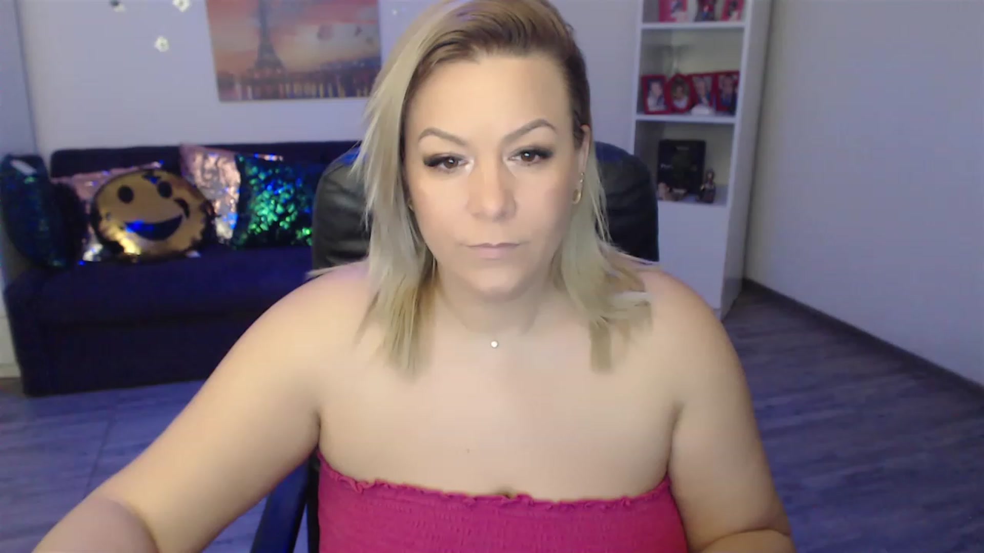 Gallery image thumbnail from A_baby_Boo's myfreecams stream on, 01/03/2023, 13:11 image 8 of 20