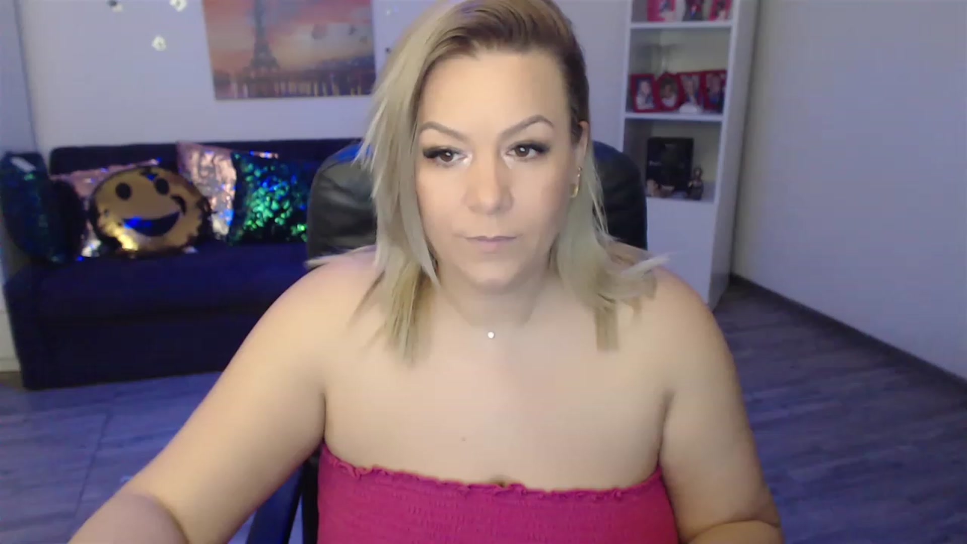 Gallery image thumbnail from A_baby_Boo's myfreecams stream on, 01/03/2023, 13:11 image 2 of 20
