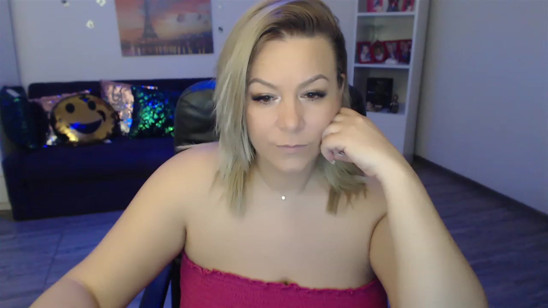 Gallery image thumbnail from A_baby_Boo's myfreecams stream on, 01/03/2023, 13:11 image 17 of 20