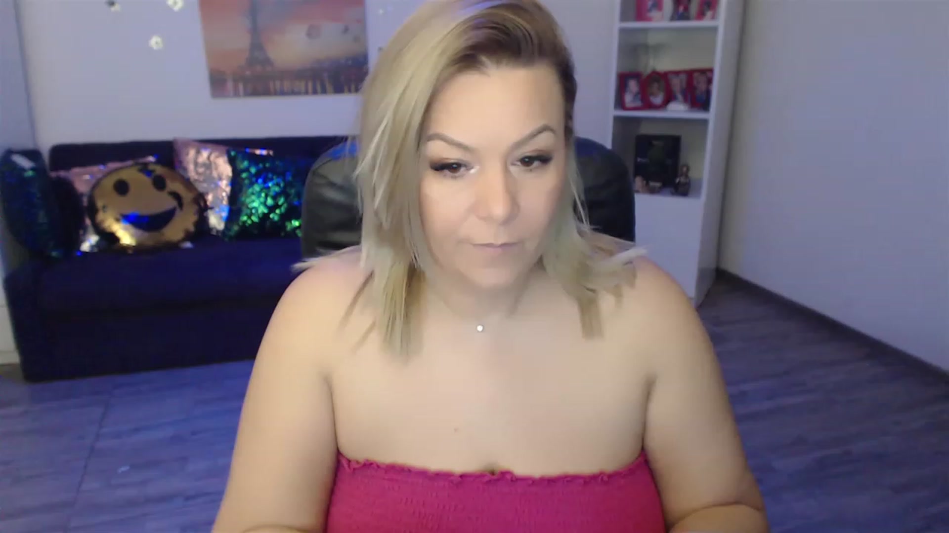 Gallery image thumbnail from A_baby_Boo's myfreecams stream on, 01/03/2023, 13:11 image 3 of 20