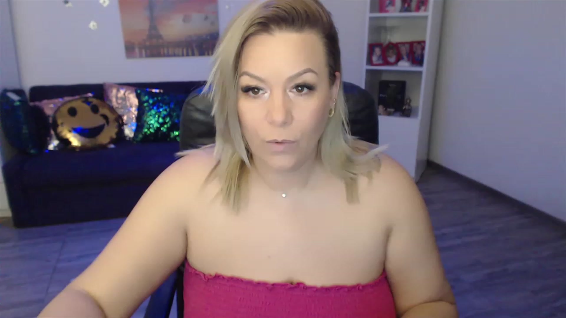 Gallery image thumbnail from A_baby_Boo's myfreecams stream on, 01/03/2023, 13:11 image 1 of 20
